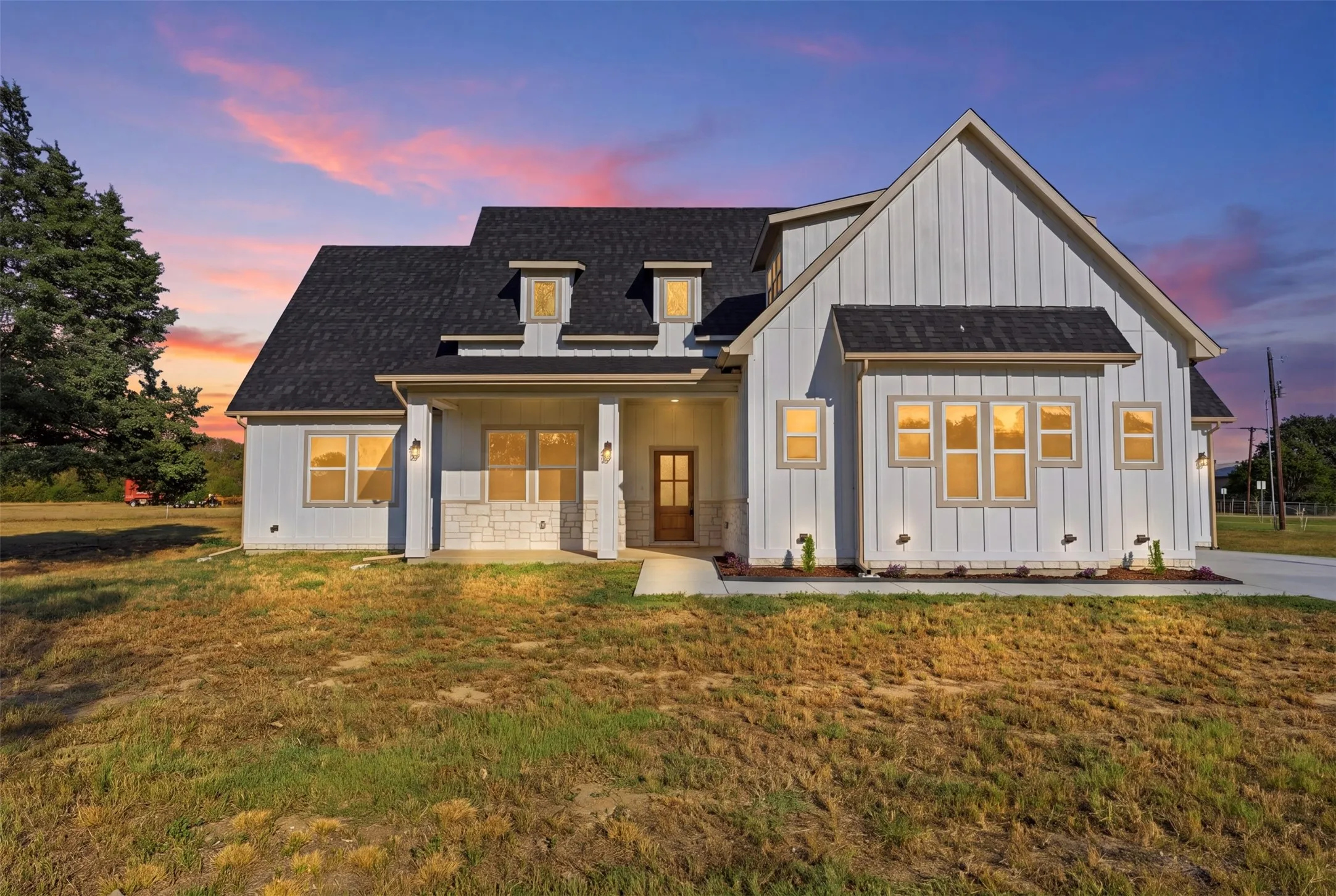 Single Family Residence For Sale in Hunt County , 1509 Fm 1737, Greenville, Texas 75402, 4 Bedroom, 3 Bathroom, 3 Garage spaces, 2,310 Sqft, built in 2026, mls#21401557, Real Estate Agent in Greenville, Homes For Sale in Hunt county, Homes For Sale in Greenville, Realtor in Greenville Texas, Real Estate Brokerage Independent Realty Texas, Luminita Cordes Realtor
