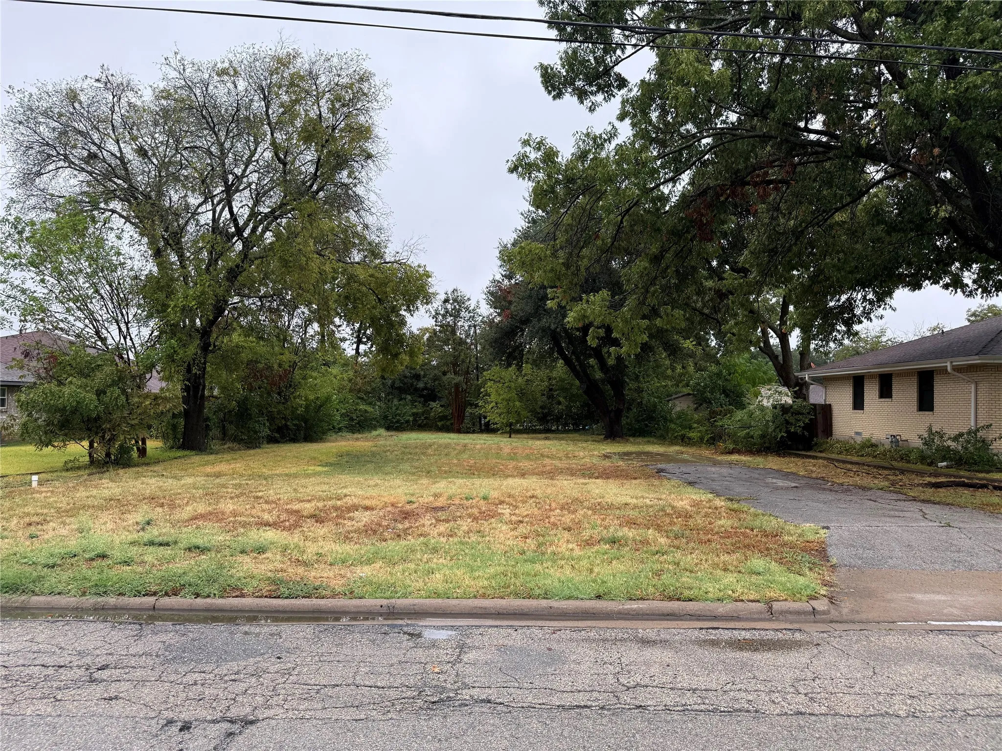 Unimproved Land For Sale in Collin County , 1405 N Graves Street, Mc Kinney, Texas 75069, 0, 0, Garage spaces, 0 Sqft, built in 0, mls#21401676, Real Estate Agent in Mc Kinney, Homes For Sale in Collin county, Homes For Sale in Mc Kinney, Realtor in Mc Kinney Texas, Real Estate Brokerage Independent Realty Texas, Luminita Cordes Realtor