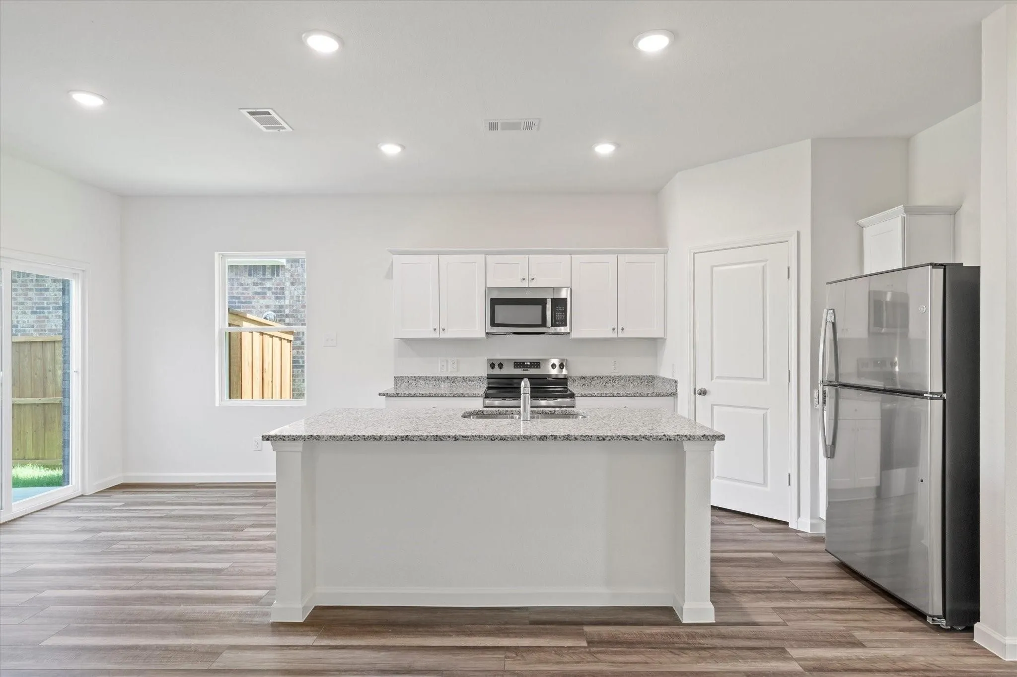 Single Family Residence For Rent in Collin County , 3208 Dillonwood Street, Celina, Texas 75009, 3 Bedroom, 3 Bathroom, 2 Garage spaces, 1,894 Sqft, built in 2025, mls#21401677, Real Estate Agent in Celina, Homes For Rent in Collin county, Homes For Rent in Celina, Realtor in Celina Texas, Real Estate Brokerage Independent Realty Texas, Luminita Cordes Realtor