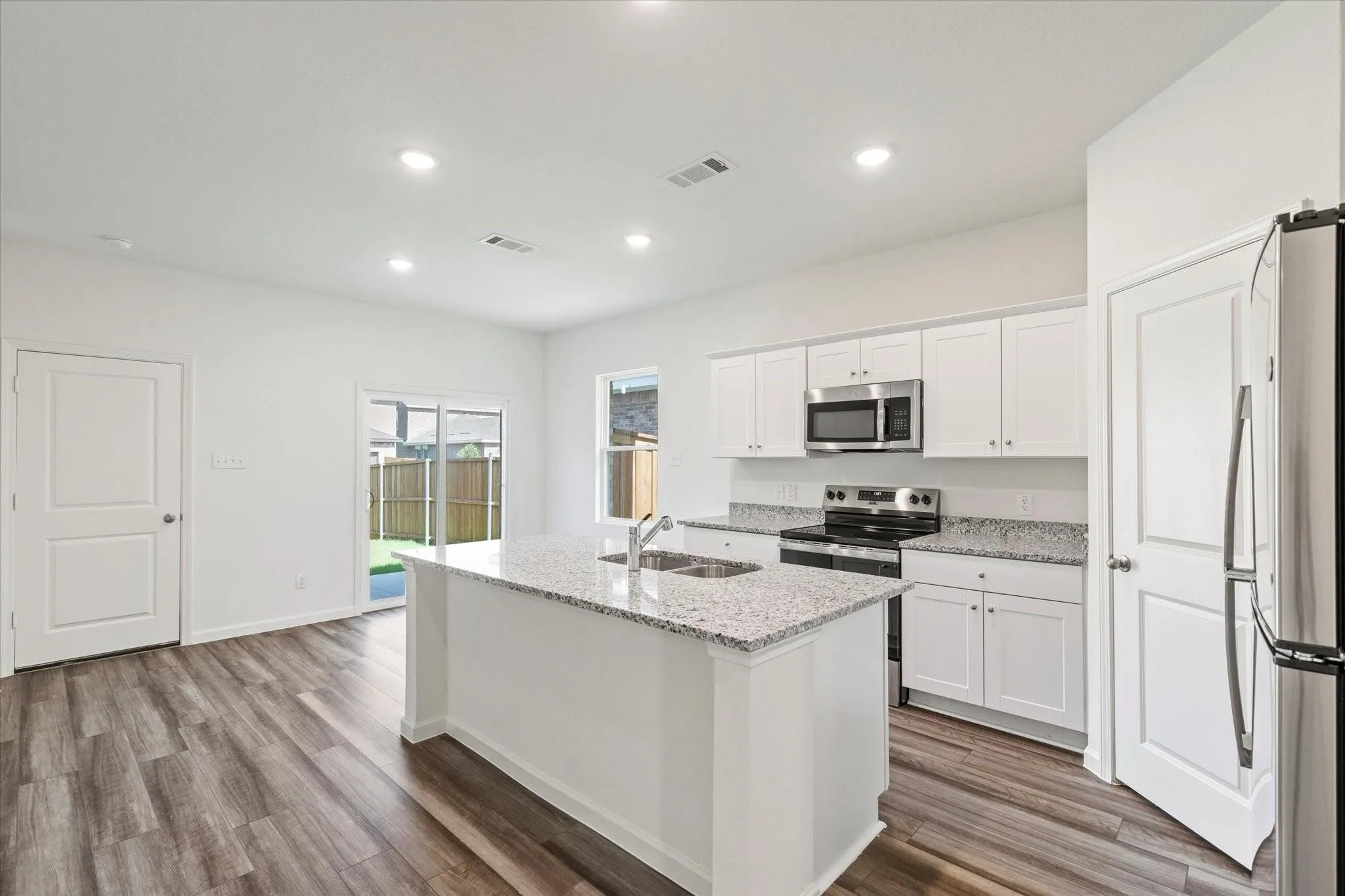 Single Family Residence For Rent in Collin County , 3208 Dillonwood Street, Celina, Texas 75009, 3 Bedroom, 3 Bathroom, 2 Garage spaces, 1,894 Sqft, built in 2025, mls#21401677, Real Estate Agent in Celina, Homes For Rent in Collin county, Homes For Rent in Celina, Realtor in Celina Texas, Real Estate Brokerage Independent Realty Texas, Luminita Cordes Realtor