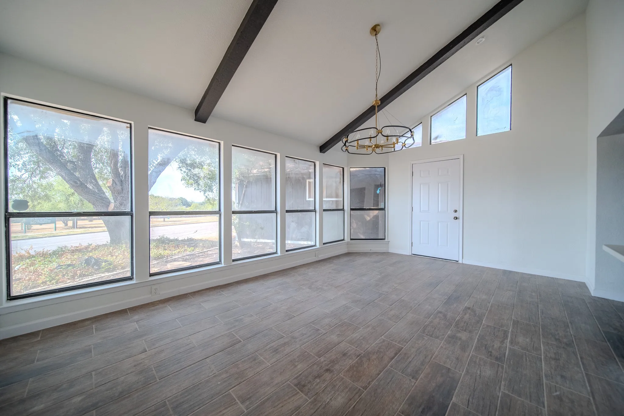 Single Family Residence For Sale in Tarrant County , 8820 S Normandale Street, Fort Worth, Texas 76116, 4 Bedroom, 3 Bathroom, 2 Garage spaces, 2,624 Sqft, built in 1970, mls#21401406, Real Estate Agent in Fort Worth, Homes For Sale in Tarrant county, Homes For Sale in Fort Worth, Realtor in Fort Worth Texas, Real Estate Brokerage Independent Realty Texas, Luminita Cordes Realtor
