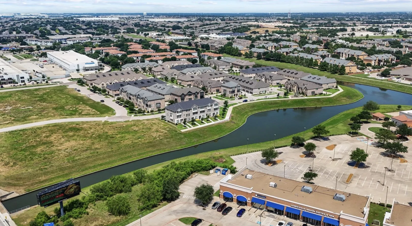 Single Family Residence For Sale in Denton County , 2729 Vista Park Lane, Lewisville, Texas 75067, 2 Bedroom, 3 Bathroom, 2 Garage spaces, 1,777 Sqft, built in 2019, mls#21401686, Real Estate Agent in Lewisville, Homes For Sale in Denton county, Homes For Sale in Lewisville, Realtor in Lewisville Texas, Real Estate Brokerage Independent Realty Texas, Luminita Cordes Realtor