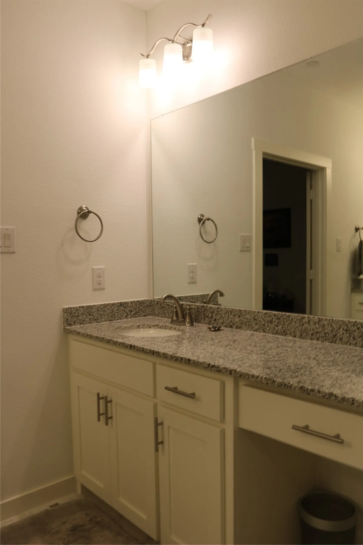 Single Family Residence For Sale in Denton County , 2729 Vista Park Lane, Lewisville, Texas 75067, 2 Bedroom, 3 Bathroom, 2 Garage spaces, 1,777 Sqft, built in 2019, mls#21401686, Real Estate Agent in Lewisville, Homes For Sale in Denton county, Homes For Sale in Lewisville, Realtor in Lewisville Texas, Real Estate Brokerage Independent Realty Texas, Luminita Cordes Realtor