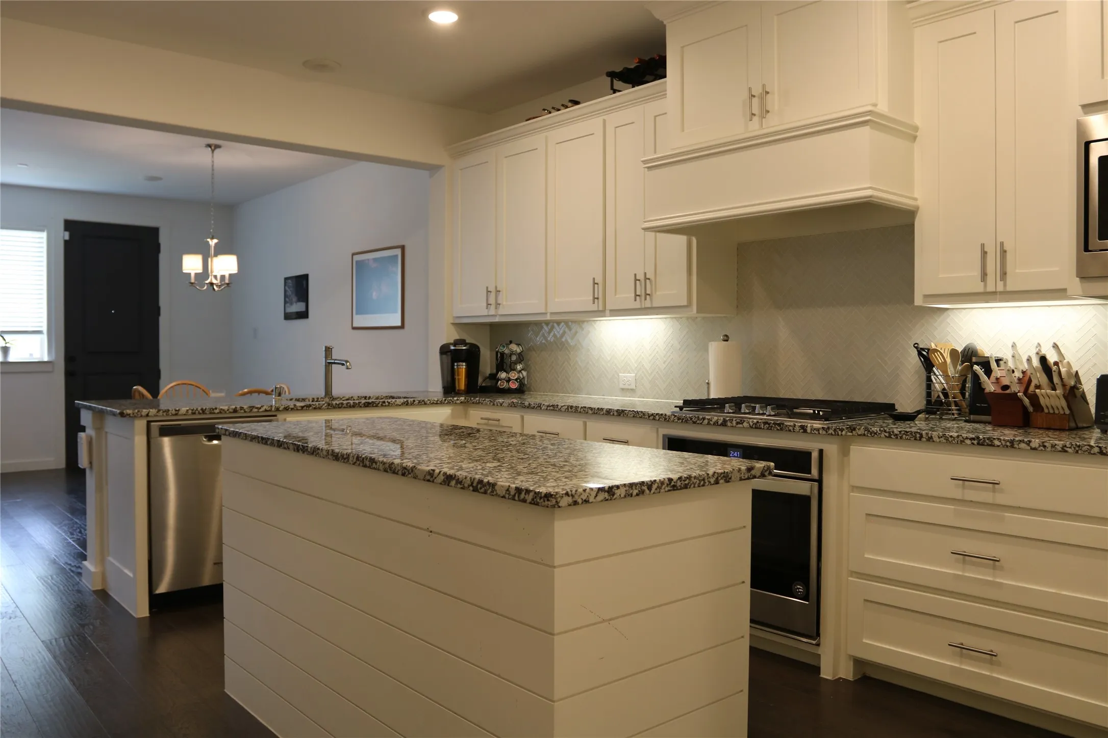 Single Family Residence For Sale in Denton County , 2729 Vista Park Lane, Lewisville, Texas 75067, 2 Bedroom, 3 Bathroom, 2 Garage spaces, 1,777 Sqft, built in 2019, mls#21401686, Real Estate Agent in Lewisville, Homes For Sale in Denton county, Homes For Sale in Lewisville, Realtor in Lewisville Texas, Real Estate Brokerage Independent Realty Texas, Luminita Cordes Realtor