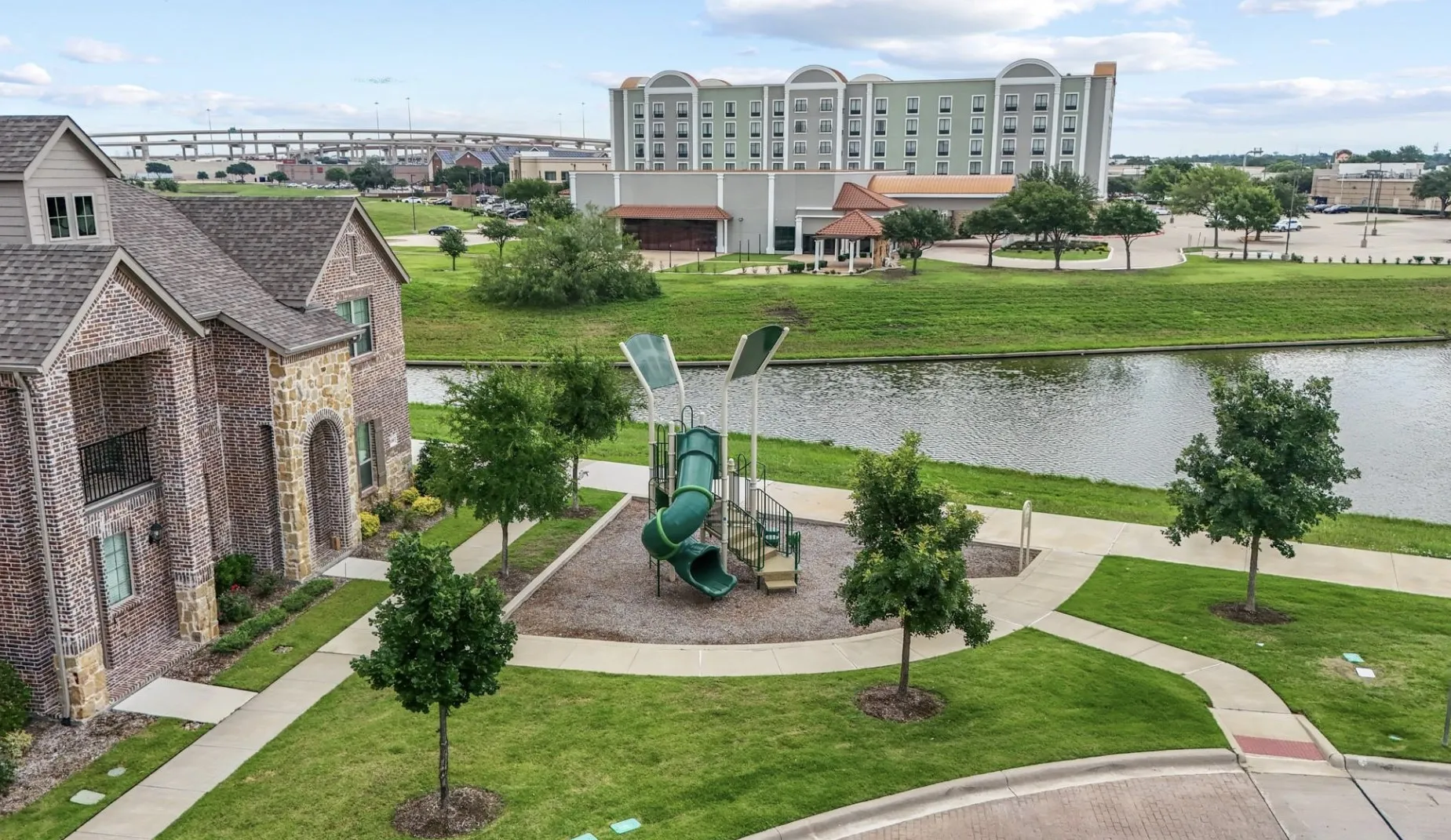 Single Family Residence For Sale in Denton County , 2729 Vista Park Lane, Lewisville, Texas 75067, 2 Bedroom, 3 Bathroom, 2 Garage spaces, 1,777 Sqft, built in 2019, mls#21401686, Real Estate Agent in Lewisville, Homes For Sale in Denton county, Homes For Sale in Lewisville, Realtor in Lewisville Texas, Real Estate Brokerage Independent Realty Texas, Luminita Cordes Realtor