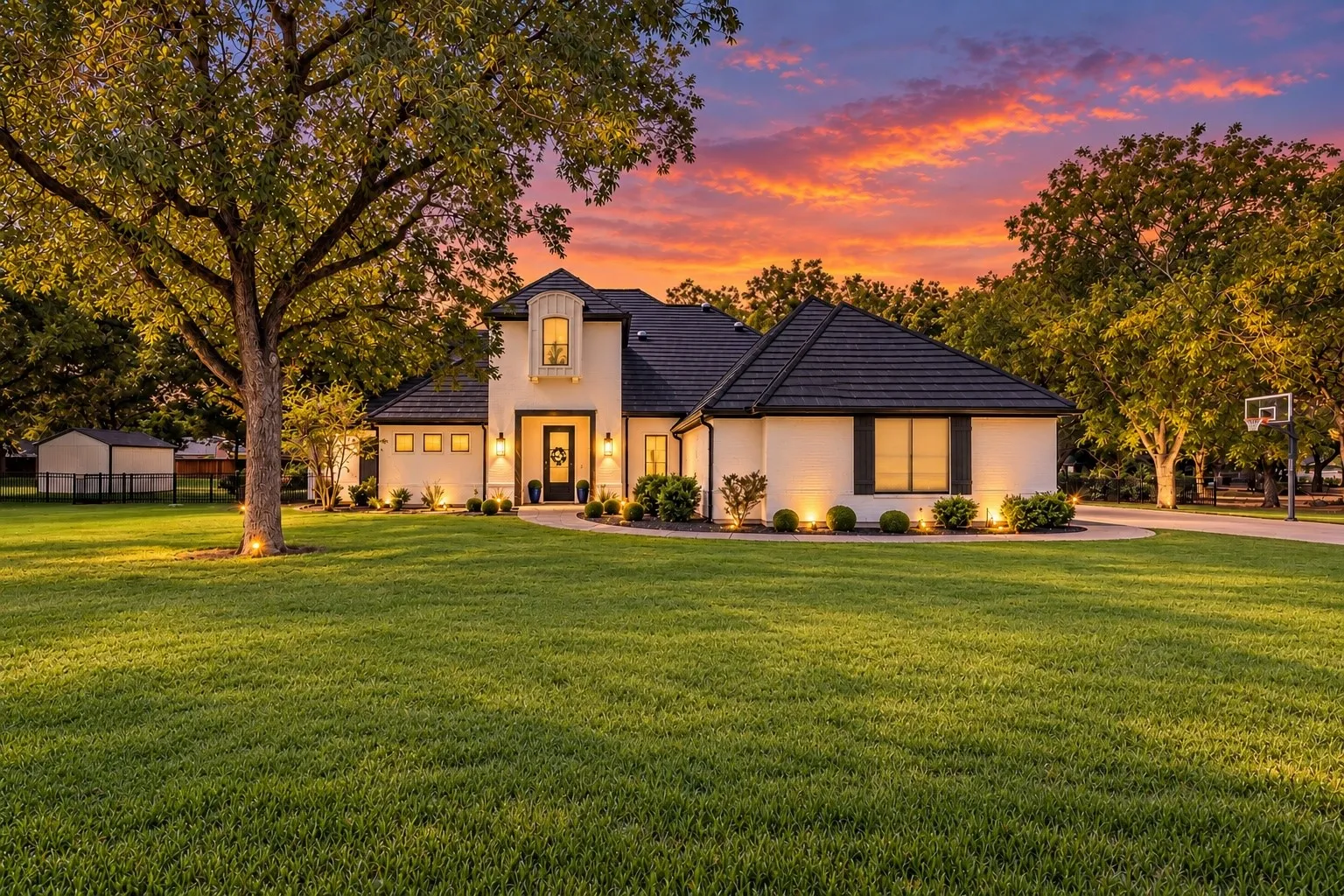 Single Family Residence For Sale in Hood County , 8017 W Landings Road, Granbury, Texas 76049, 5 Bedroom, 3 Bathroom, 3 Garage spaces, 3,645 Sqft, built in 2022, mls#21401688, Real Estate Agent in Granbury, Homes For Sale in Hood county, Homes For Sale in Granbury, Realtor in Granbury Texas, Real Estate Brokerage Independent Realty Texas, Luminita Cordes Realtor