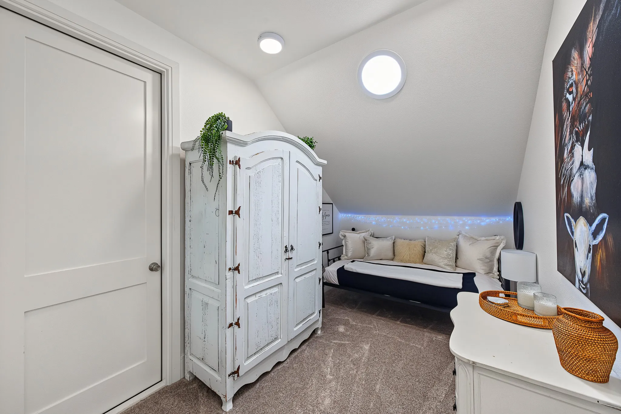 Single Family Residence For Sale in Hood County , 8017 W Landings Road, Granbury, Texas 76049, 5 Bedroom, 3 Bathroom, 3 Garage spaces, 3,645 Sqft, built in 2022, mls#21401688, Real Estate Agent in Granbury, Homes For Sale in Hood county, Homes For Sale in Granbury, Realtor in Granbury Texas, Real Estate Brokerage Independent Realty Texas, Luminita Cordes Realtor
