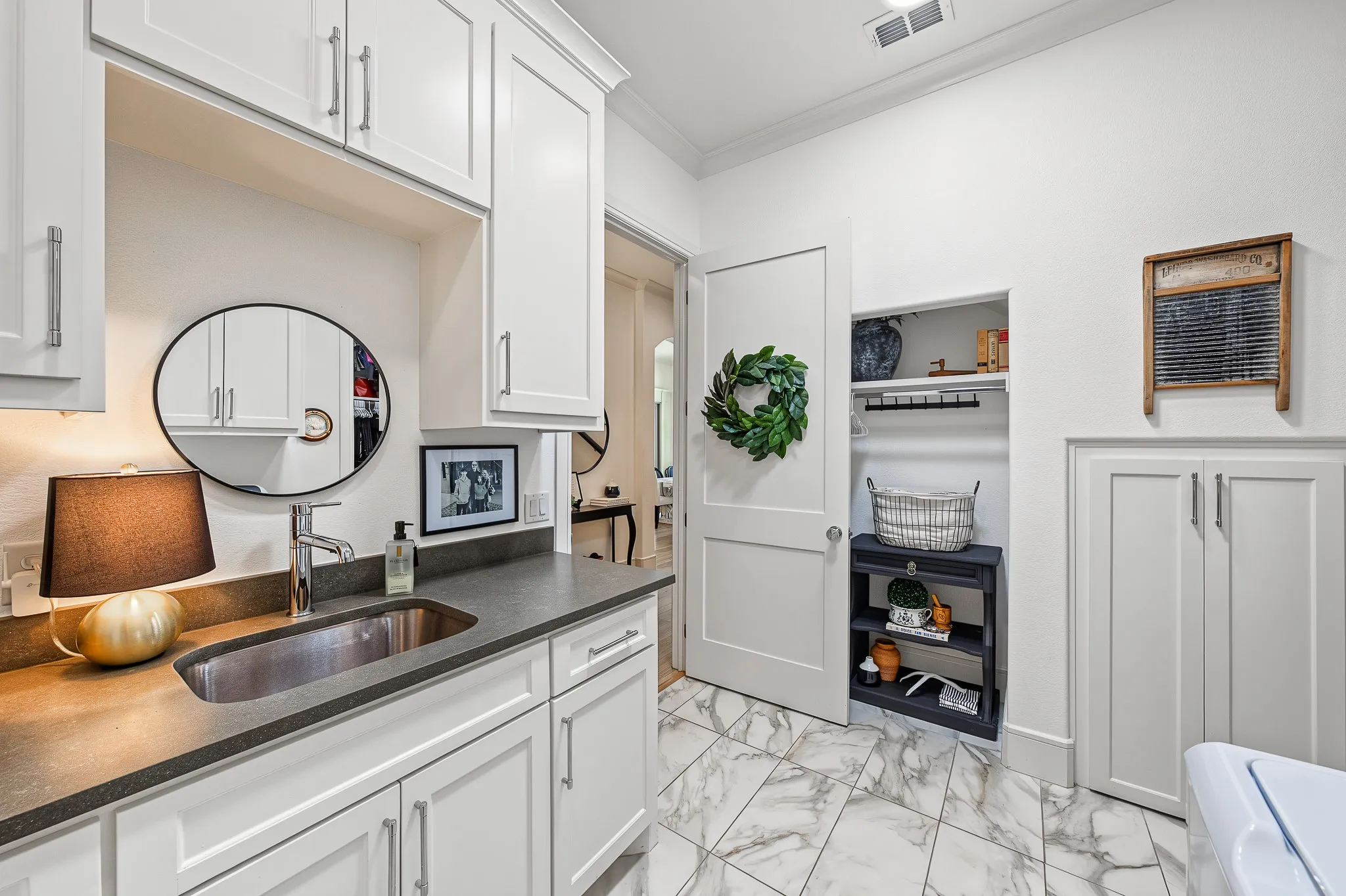 Single Family Residence For Sale in Hood County , 8017 W Landings Road, Granbury, Texas 76049, 5 Bedroom, 3 Bathroom, 3 Garage spaces, 3,645 Sqft, built in 2022, mls#21401688, Real Estate Agent in Granbury, Homes For Sale in Hood county, Homes For Sale in Granbury, Realtor in Granbury Texas, Real Estate Brokerage Independent Realty Texas, Luminita Cordes Realtor