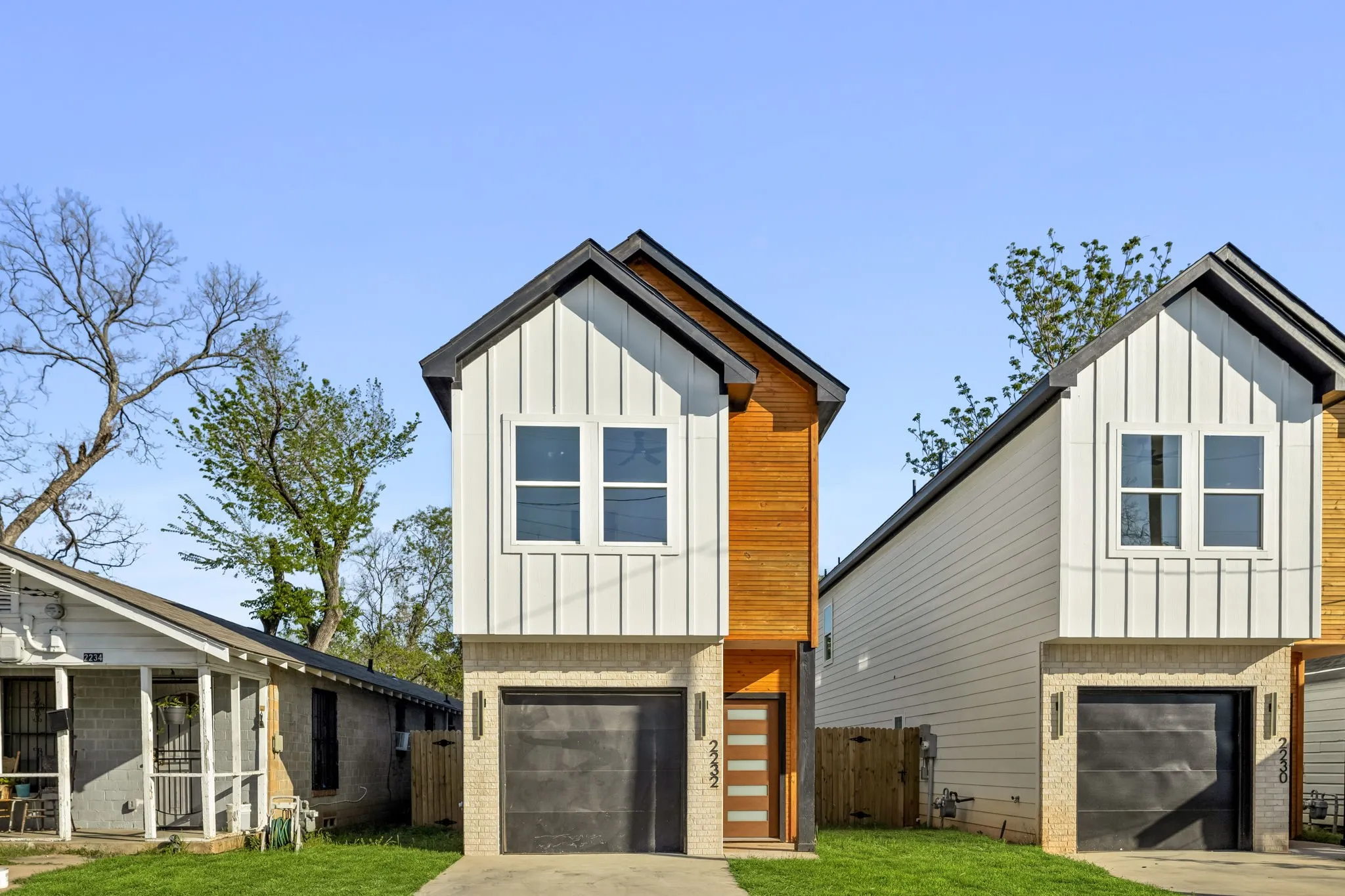 Single Family Residence For Sale in Dallas County , 2230 Hooper Street, Dallas, Texas 75215, 3 Bedroom, 3 Bathroom, 1 Garage spaces, 1,750 Sqft, built in 2024, mls#21401679, Real Estate Agent in Dallas, Homes For Sale in Dallas county, Homes For Sale in Dallas, Realtor in Dallas Texas, Real Estate Brokerage Independent Realty Texas, Luminita Cordes Realtor