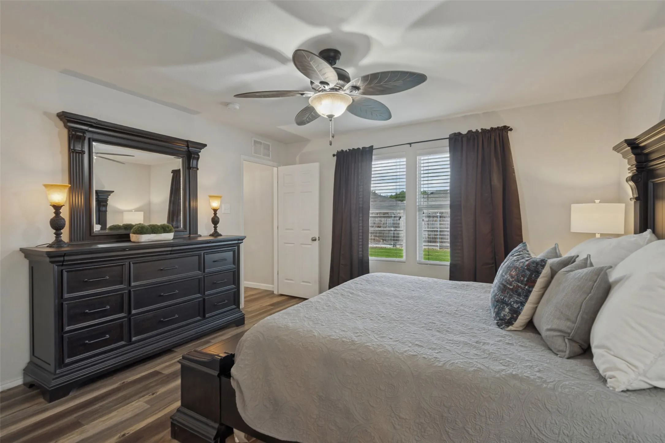 Single Family Residence For Sale in Rockwall County , 125 Abelia Drive, Fate, Texas 75189, 3 Bedroom, 2 Bathroom, 2 Garage spaces, 1,485 Sqft, built in 2013, mls#21401194, Real Estate Agent in Fate, Homes For Sale in Rockwall county, Homes For Sale in Fate, Realtor in Fate Texas, Real Estate Brokerage Independent Realty Texas, Luminita Cordes Realtor