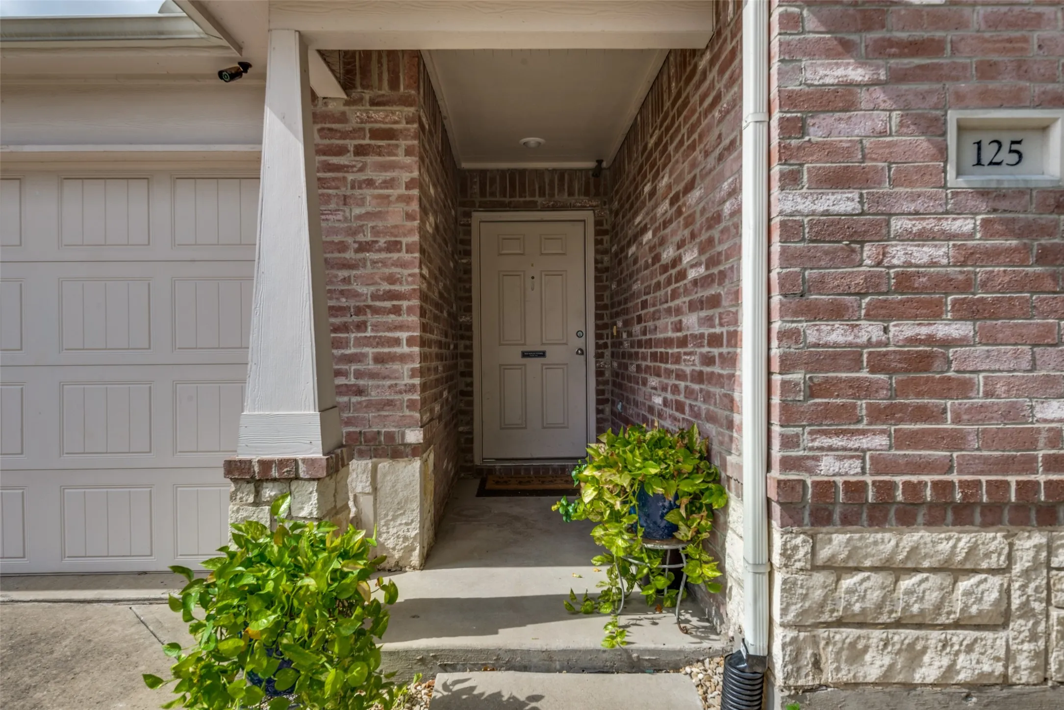 Single Family Residence For Sale in Rockwall County , 125 Abelia Drive, Fate, Texas 75189, 3 Bedroom, 2 Bathroom, 2 Garage spaces, 1,485 Sqft, built in 2013, mls#21401194, Real Estate Agent in Fate, Homes For Sale in Rockwall county, Homes For Sale in Fate, Realtor in Fate Texas, Real Estate Brokerage Independent Realty Texas, Luminita Cordes Realtor