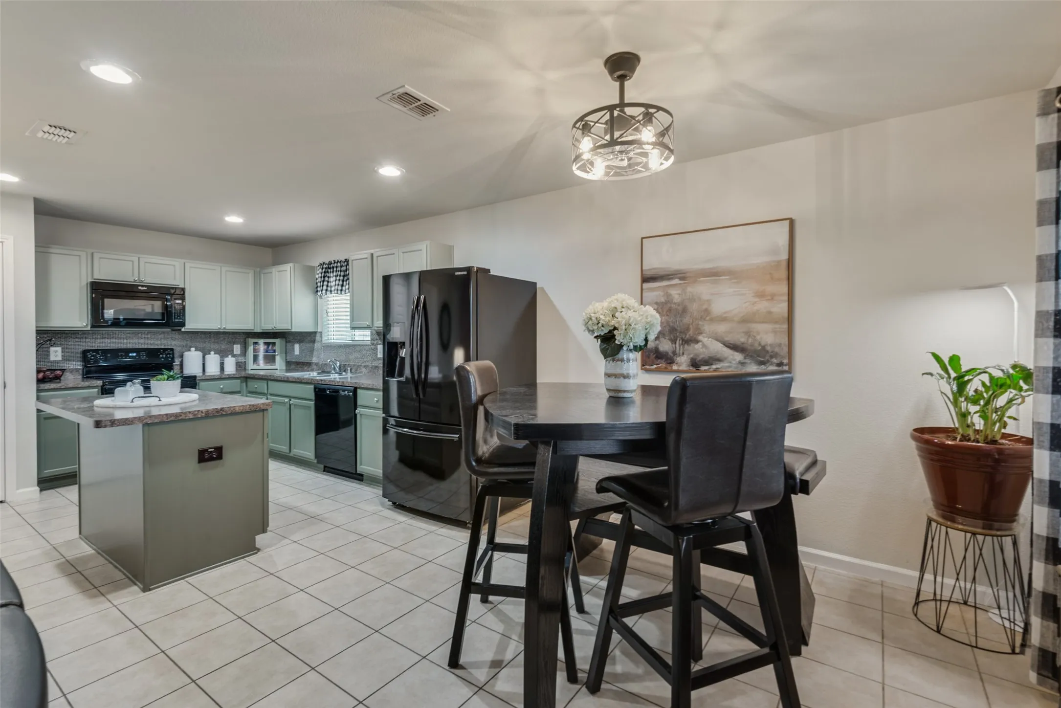 Single Family Residence For Sale in Rockwall County , 125 Abelia Drive, Fate, Texas 75189, 3 Bedroom, 2 Bathroom, 2 Garage spaces, 1,485 Sqft, built in 2013, mls#21401194, Real Estate Agent in Fate, Homes For Sale in Rockwall county, Homes For Sale in Fate, Realtor in Fate Texas, Real Estate Brokerage Independent Realty Texas, Luminita Cordes Realtor