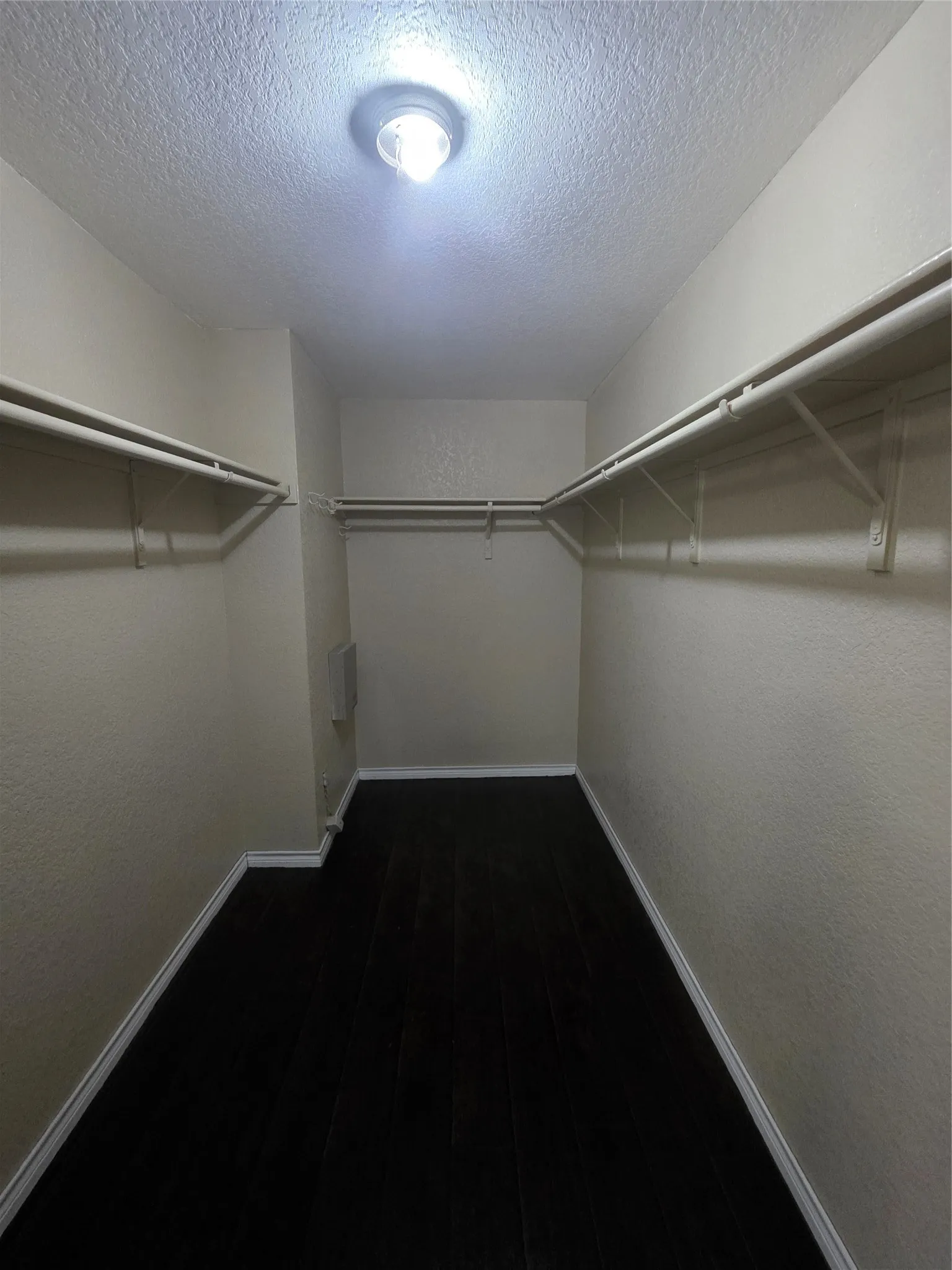 Single Family Residence For Rent in Tarrant County , 4207 Bayside Court, Arlington, Texas 76016, 4 Bedroom, 3 Bathroom, 2 Garage spaces, 2,691 Sqft, built in 2006, mls#21401678, Real Estate Agent in Arlington, Homes For Rent in Tarrant county, Homes For Rent in Arlington, Realtor in Arlington Texas, Real Estate Brokerage Independent Realty Texas, Luminita Cordes Realtor