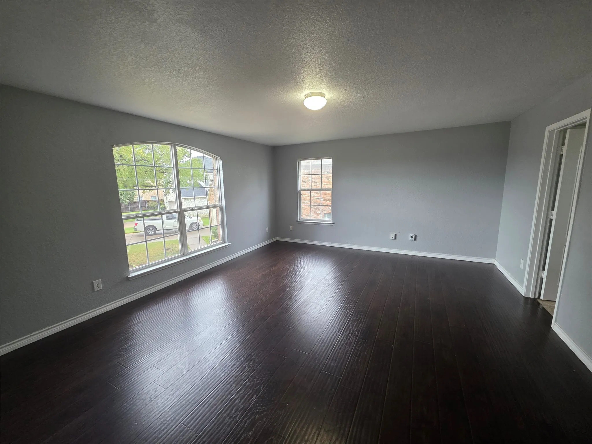 Single Family Residence For Rent in Tarrant County , 4207 Bayside Court, Arlington, Texas 76016, 4 Bedroom, 3 Bathroom, 2 Garage spaces, 2,691 Sqft, built in 2006, mls#21401678, Real Estate Agent in Arlington, Homes For Rent in Tarrant county, Homes For Rent in Arlington, Realtor in Arlington Texas, Real Estate Brokerage Independent Realty Texas, Luminita Cordes Realtor