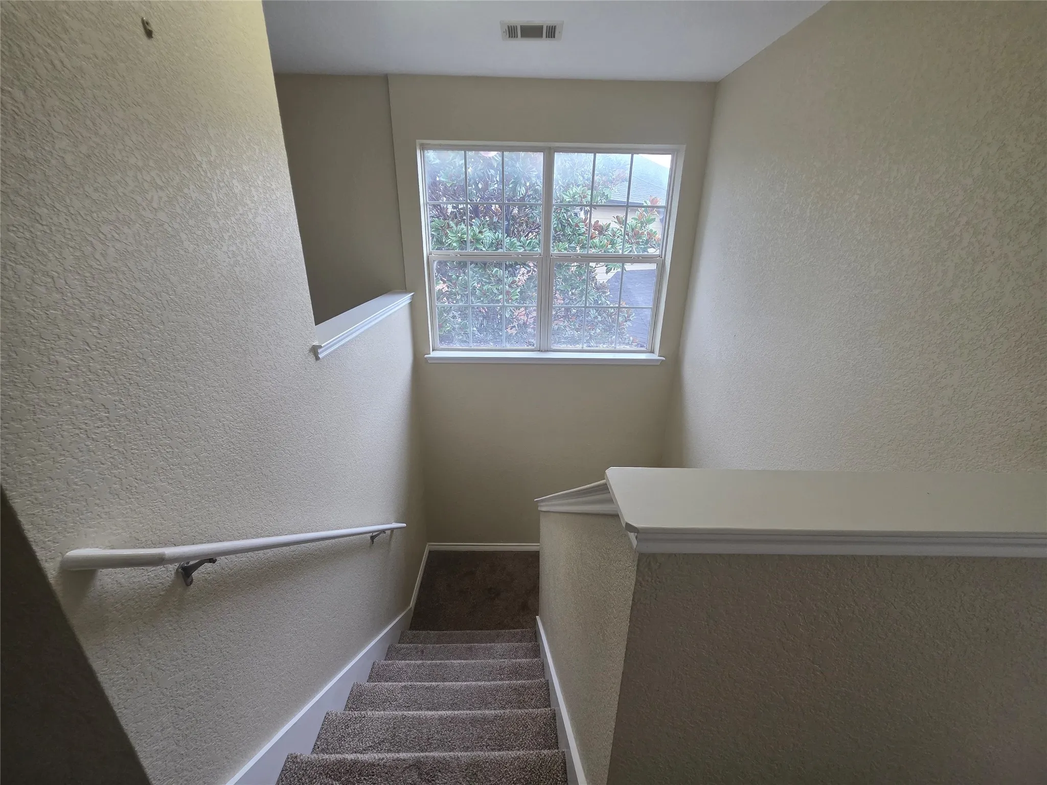 Single Family Residence For Rent in Tarrant County , 4207 Bayside Court, Arlington, Texas 76016, 4 Bedroom, 3 Bathroom, 2 Garage spaces, 2,691 Sqft, built in 2006, mls#21401678, Real Estate Agent in Arlington, Homes For Rent in Tarrant county, Homes For Rent in Arlington, Realtor in Arlington Texas, Real Estate Brokerage Independent Realty Texas, Luminita Cordes Realtor