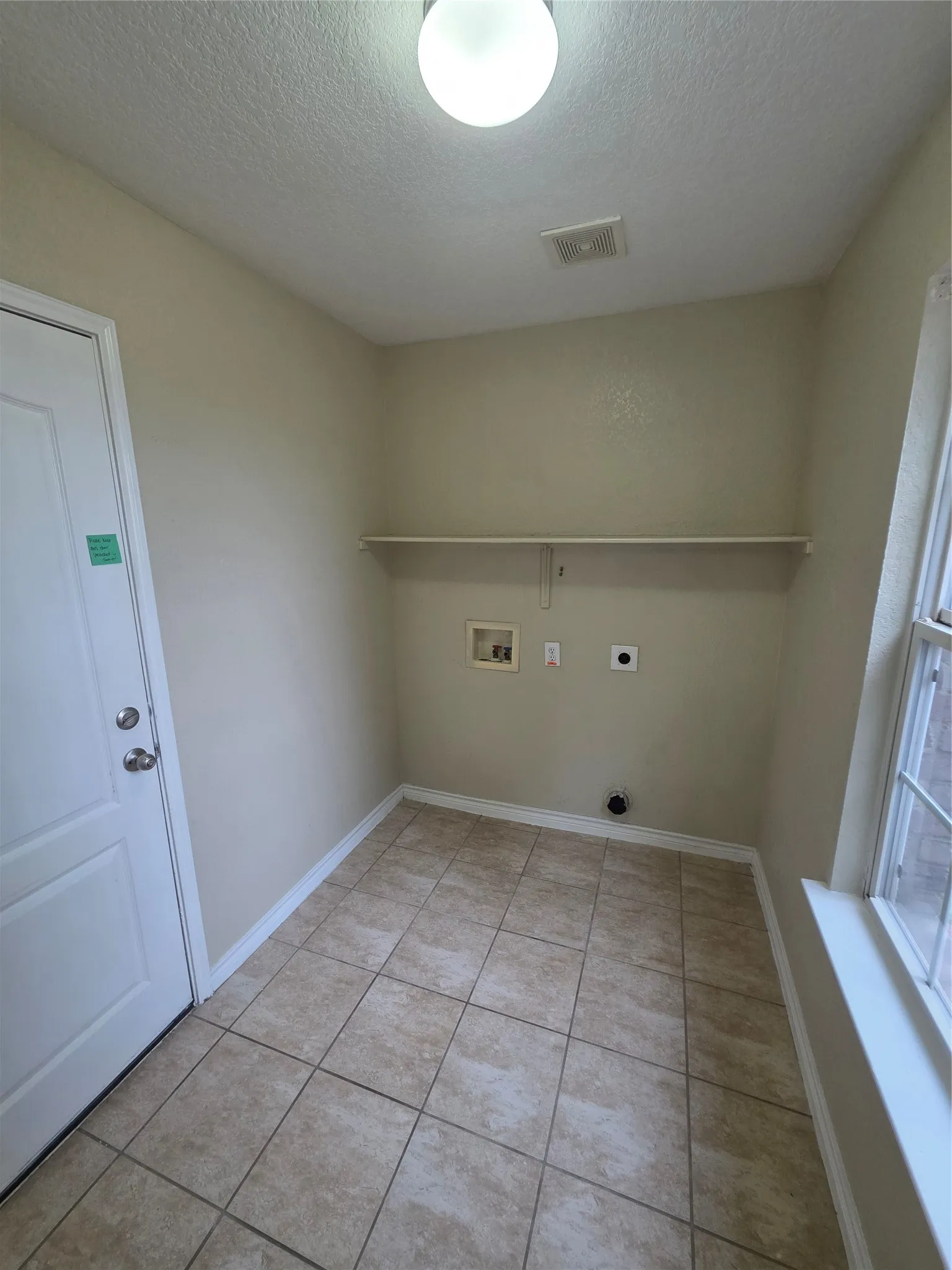 Single Family Residence For Rent in Tarrant County , 4207 Bayside Court, Arlington, Texas 76016, 4 Bedroom, 3 Bathroom, 2 Garage spaces, 2,691 Sqft, built in 2006, mls#21401678, Real Estate Agent in Arlington, Homes For Rent in Tarrant county, Homes For Rent in Arlington, Realtor in Arlington Texas, Real Estate Brokerage Independent Realty Texas, Luminita Cordes Realtor