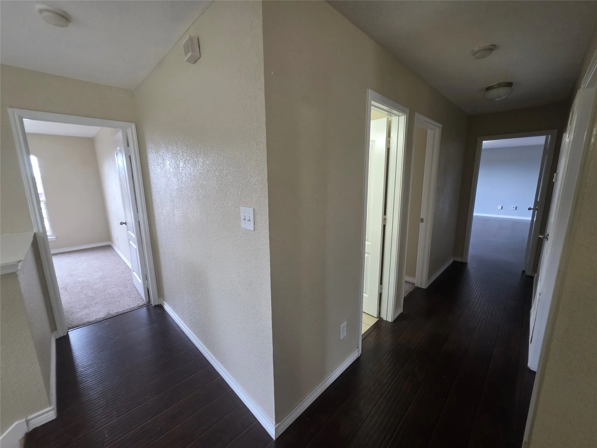 Single Family Residence For Rent in Tarrant County , 4207 Bayside Court, Arlington, Texas 76016, 4 Bedroom, 3 Bathroom, 2 Garage spaces, 2,691 Sqft, built in 2006, mls#21401678, Real Estate Agent in Arlington, Homes For Rent in Tarrant county, Homes For Rent in Arlington, Realtor in Arlington Texas, Real Estate Brokerage Independent Realty Texas, Luminita Cordes Realtor