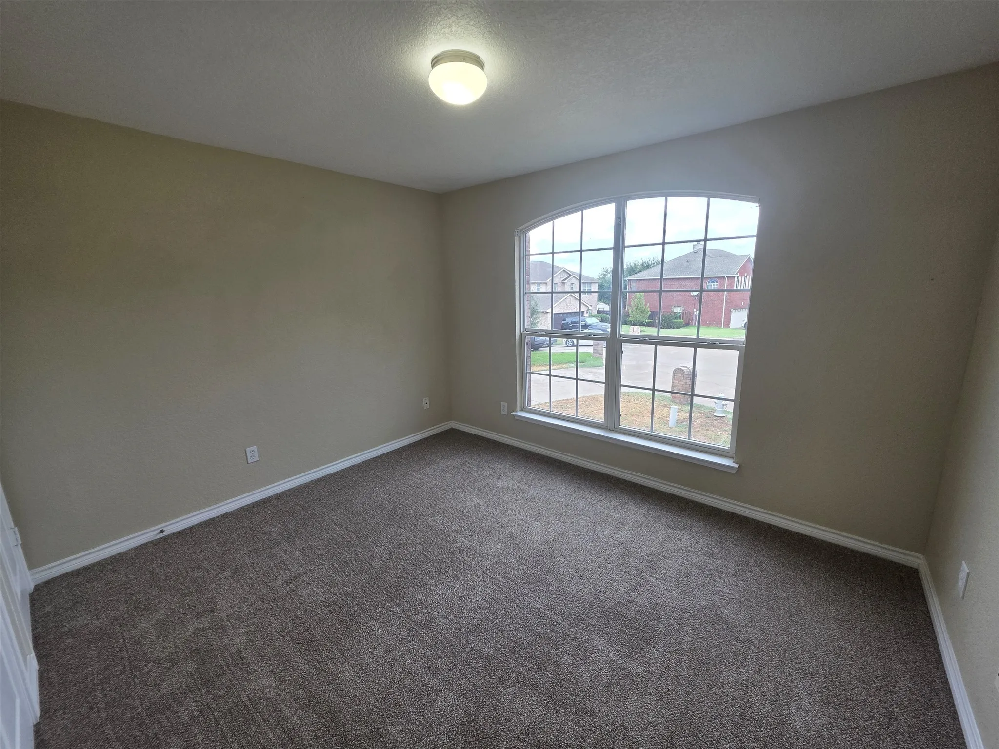 Single Family Residence For Rent in Tarrant County , 4207 Bayside Court, Arlington, Texas 76016, 4 Bedroom, 3 Bathroom, 2 Garage spaces, 2,691 Sqft, built in 2006, mls#21401678, Real Estate Agent in Arlington, Homes For Rent in Tarrant county, Homes For Rent in Arlington, Realtor in Arlington Texas, Real Estate Brokerage Independent Realty Texas, Luminita Cordes Realtor