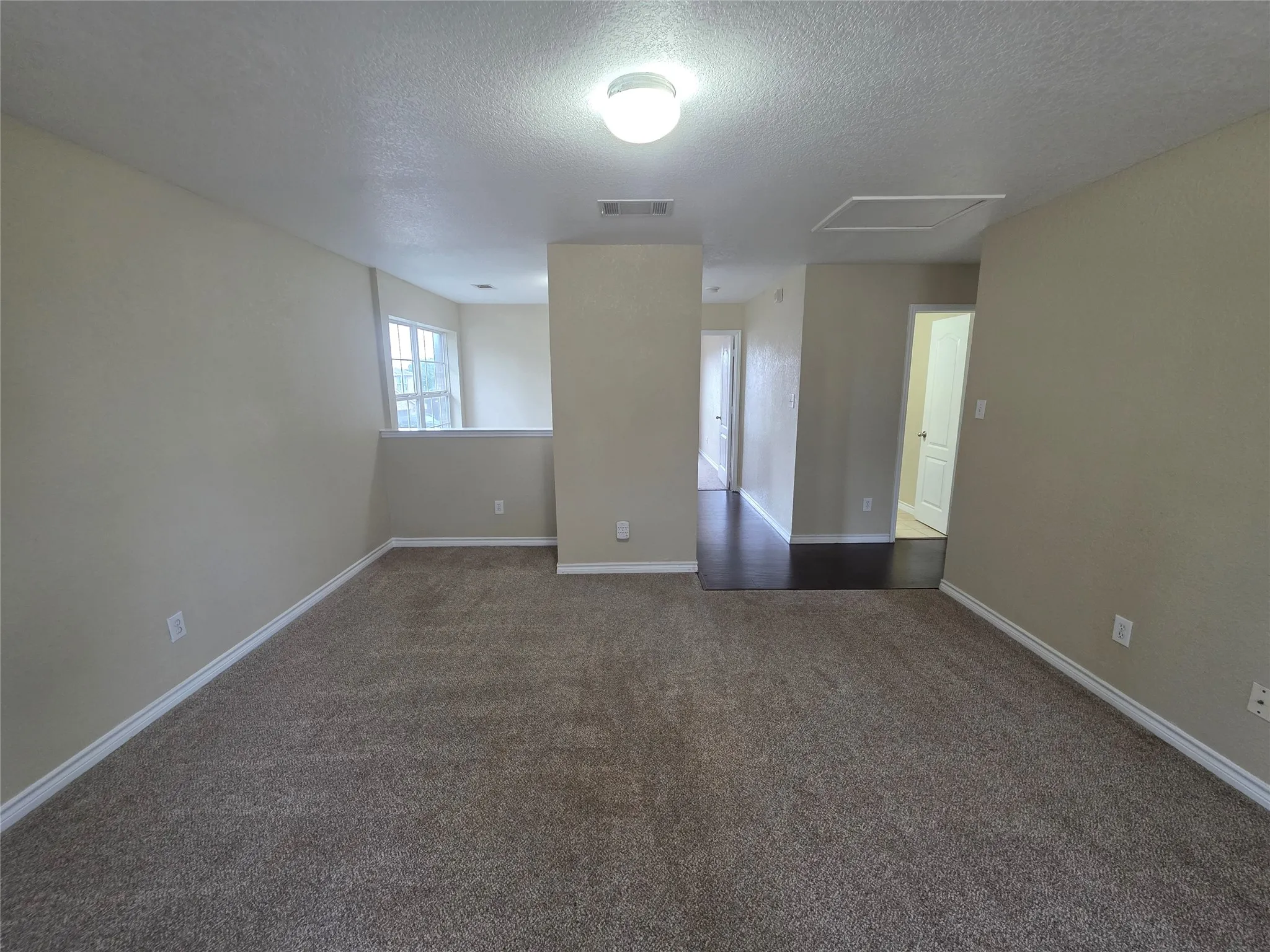 Single Family Residence For Rent in Tarrant County , 4207 Bayside Court, Arlington, Texas 76016, 4 Bedroom, 3 Bathroom, 2 Garage spaces, 2,691 Sqft, built in 2006, mls#21401678, Real Estate Agent in Arlington, Homes For Rent in Tarrant county, Homes For Rent in Arlington, Realtor in Arlington Texas, Real Estate Brokerage Independent Realty Texas, Luminita Cordes Realtor