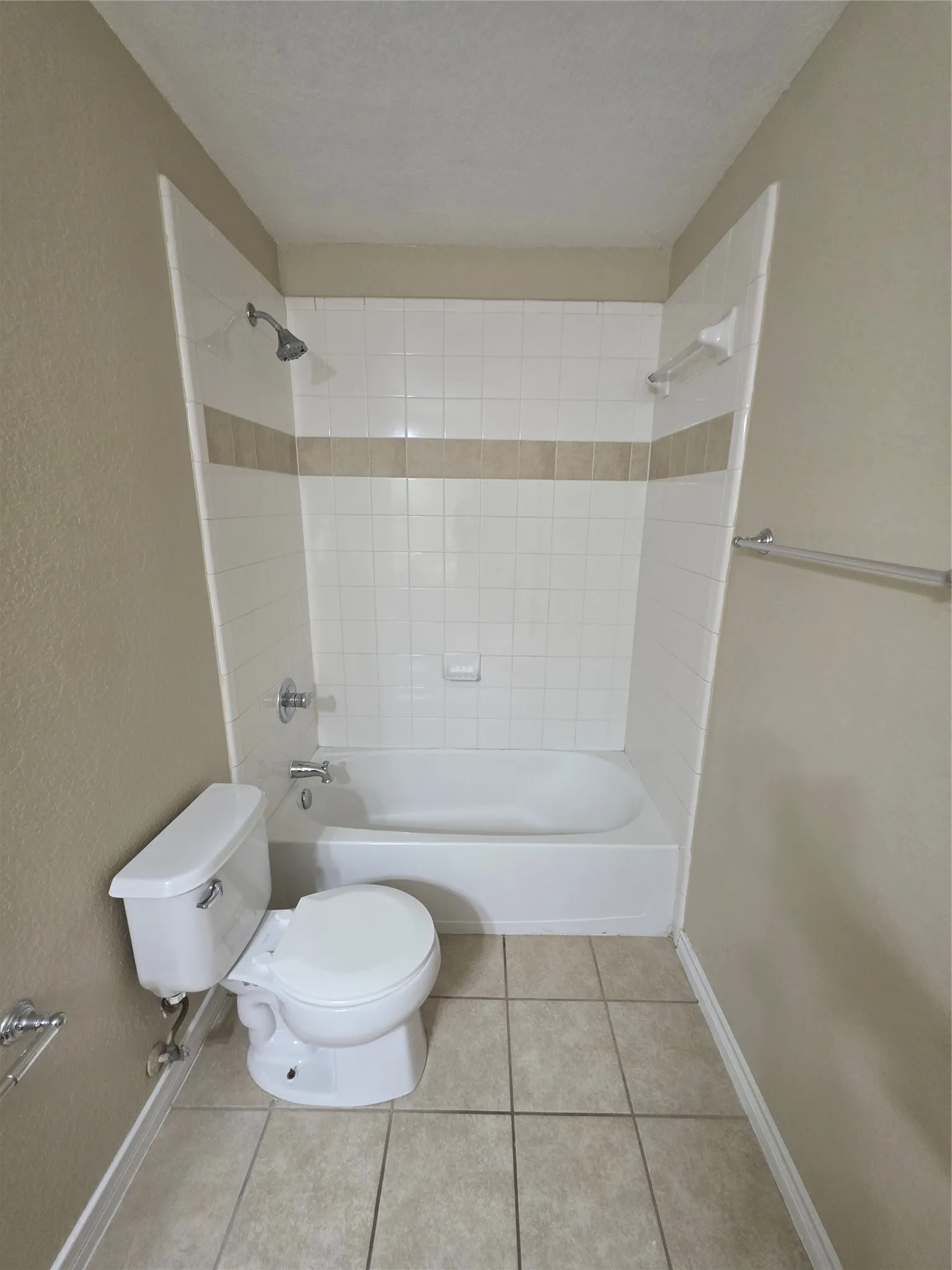 Single Family Residence For Rent in Tarrant County , 4207 Bayside Court, Arlington, Texas 76016, 4 Bedroom, 3 Bathroom, 2 Garage spaces, 2,691 Sqft, built in 2006, mls#21401678, Real Estate Agent in Arlington, Homes For Rent in Tarrant county, Homes For Rent in Arlington, Realtor in Arlington Texas, Real Estate Brokerage Independent Realty Texas, Luminita Cordes Realtor
