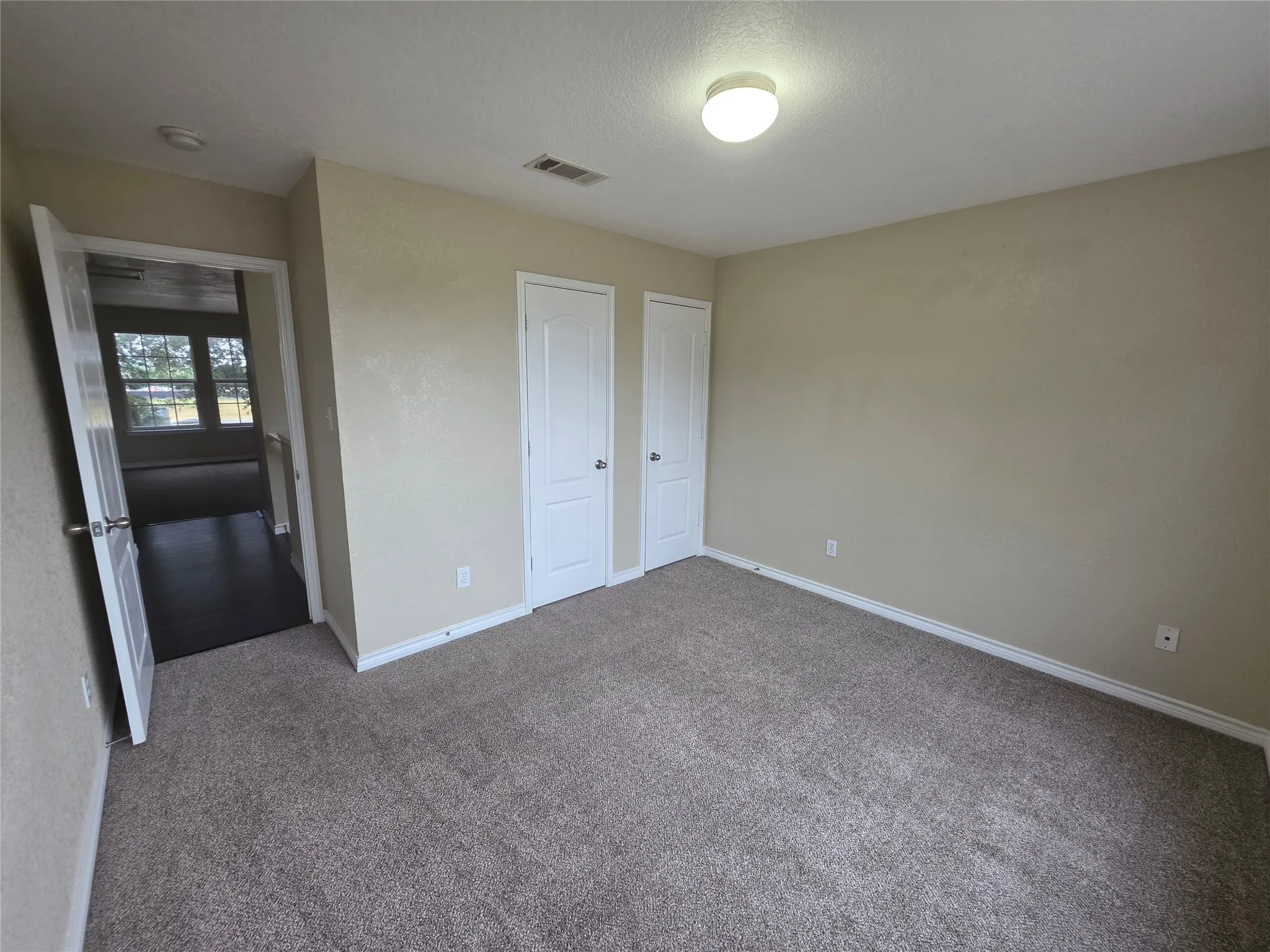 Single Family Residence For Rent in Tarrant County , 4207 Bayside Court, Arlington, Texas 76016, 4 Bedroom, 3 Bathroom, 2 Garage spaces, 2,691 Sqft, built in 2006, mls#21401678, Real Estate Agent in Arlington, Homes For Rent in Tarrant county, Homes For Rent in Arlington, Realtor in Arlington Texas, Real Estate Brokerage Independent Realty Texas, Luminita Cordes Realtor