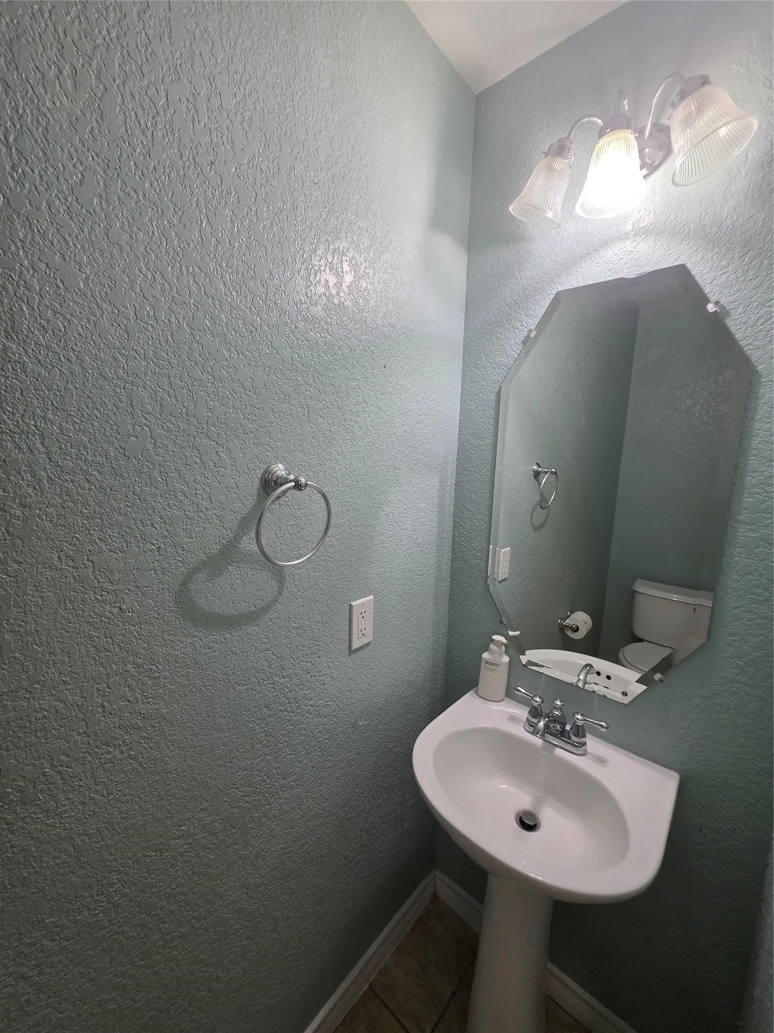 Single Family Residence For Rent in Tarrant County , 4207 Bayside Court, Arlington, Texas 76016, 4 Bedroom, 3 Bathroom, 2 Garage spaces, 2,691 Sqft, built in 2006, mls#21401678, Real Estate Agent in Arlington, Homes For Rent in Tarrant county, Homes For Rent in Arlington, Realtor in Arlington Texas, Real Estate Brokerage Independent Realty Texas, Luminita Cordes Realtor