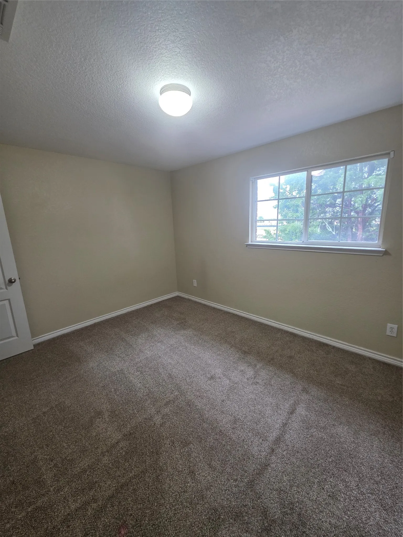 Single Family Residence For Rent in Tarrant County , 4207 Bayside Court, Arlington, Texas 76016, 4 Bedroom, 3 Bathroom, 2 Garage spaces, 2,691 Sqft, built in 2006, mls#21401678, Real Estate Agent in Arlington, Homes For Rent in Tarrant county, Homes For Rent in Arlington, Realtor in Arlington Texas, Real Estate Brokerage Independent Realty Texas, Luminita Cordes Realtor