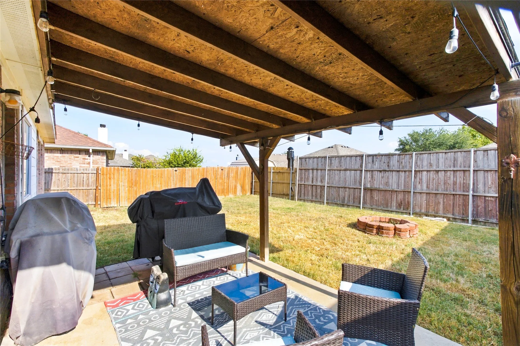 Single Family Residence For Sale in Collin County , 1709 White Mountain Way, Princeton, Texas 75407, 3 Bedroom, 2 Bathroom, 2 Garage spaces, 1,412 Sqft, built in 2006, mls#21397447, Real Estate Agent in Princeton, Homes For Sale in Collin county, Homes For Sale in Princeton, Realtor in Princeton Texas, Real Estate Brokerage Independent Realty Texas, Luminita Cordes Realtor
