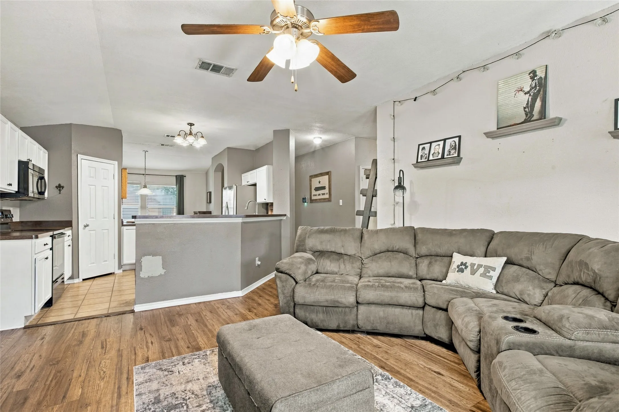 Single Family Residence For Sale in Collin County , 1709 White Mountain Way, Princeton, Texas 75407, 3 Bedroom, 2 Bathroom, 2 Garage spaces, 1,412 Sqft, built in 2006, mls#21397447, Real Estate Agent in Princeton, Homes For Sale in Collin county, Homes For Sale in Princeton, Realtor in Princeton Texas, Real Estate Brokerage Independent Realty Texas, Luminita Cordes Realtor