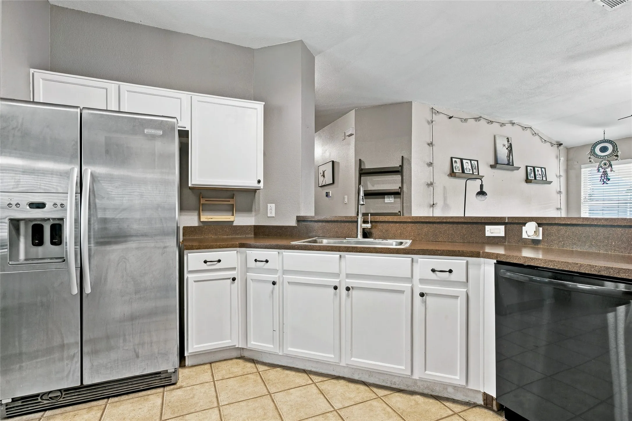 Single Family Residence For Sale in Collin County , 1709 White Mountain Way, Princeton, Texas 75407, 3 Bedroom, 2 Bathroom, 2 Garage spaces, 1,412 Sqft, built in 2006, mls#21397447, Real Estate Agent in Princeton, Homes For Sale in Collin county, Homes For Sale in Princeton, Realtor in Princeton Texas, Real Estate Brokerage Independent Realty Texas, Luminita Cordes Realtor
