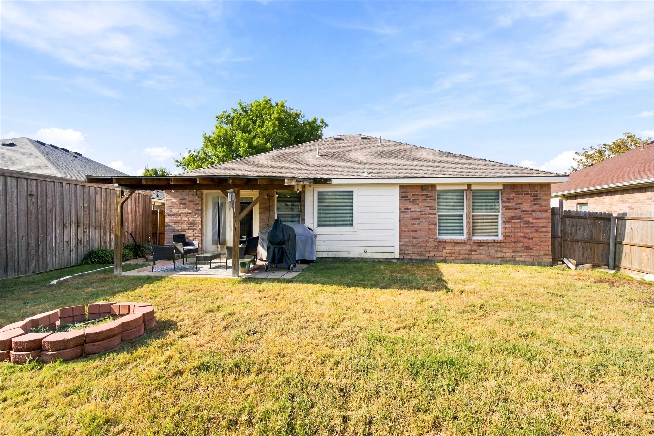 Single Family Residence For Sale in Collin County , 1709 White Mountain Way, Princeton, Texas 75407, 3 Bedroom, 2 Bathroom, 2 Garage spaces, 1,412 Sqft, built in 2006, mls#21397447, Real Estate Agent in Princeton, Homes For Sale in Collin county, Homes For Sale in Princeton, Realtor in Princeton Texas, Real Estate Brokerage Independent Realty Texas, Luminita Cordes Realtor