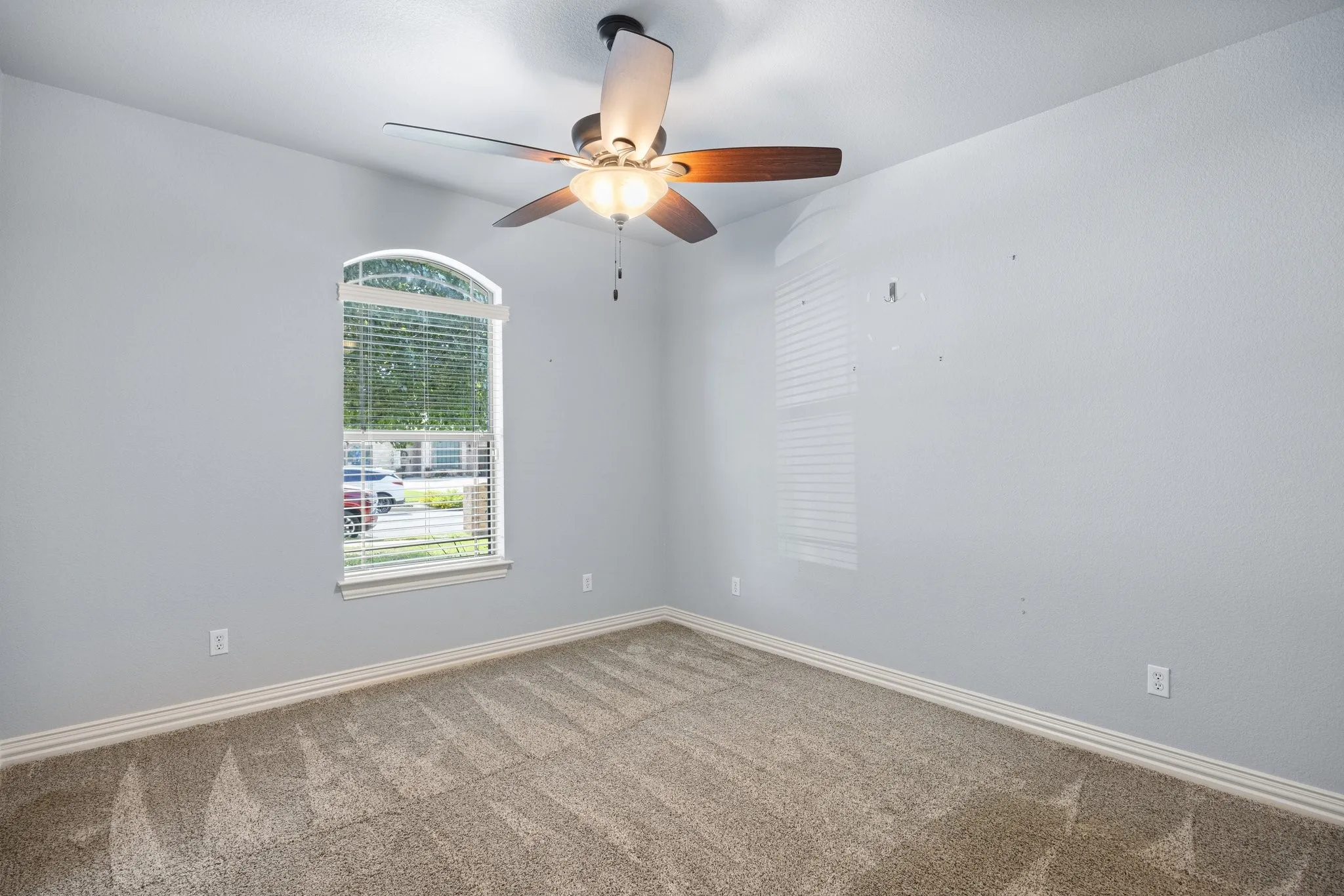Single Family Residence For Sale in Parker County , 304 Jade Lane, Weatherford, Texas 76086, 3 Bedroom, 2 Bathroom, 2 Garage spaces, 1,737 Sqft, built in 2007, mls#21400765, Real Estate Agent in Weatherford, Homes For Sale in Parker county, Homes For Sale in Weatherford, Realtor in Weatherford Texas, Real Estate Brokerage Independent Realty Texas, Luminita Cordes Realtor