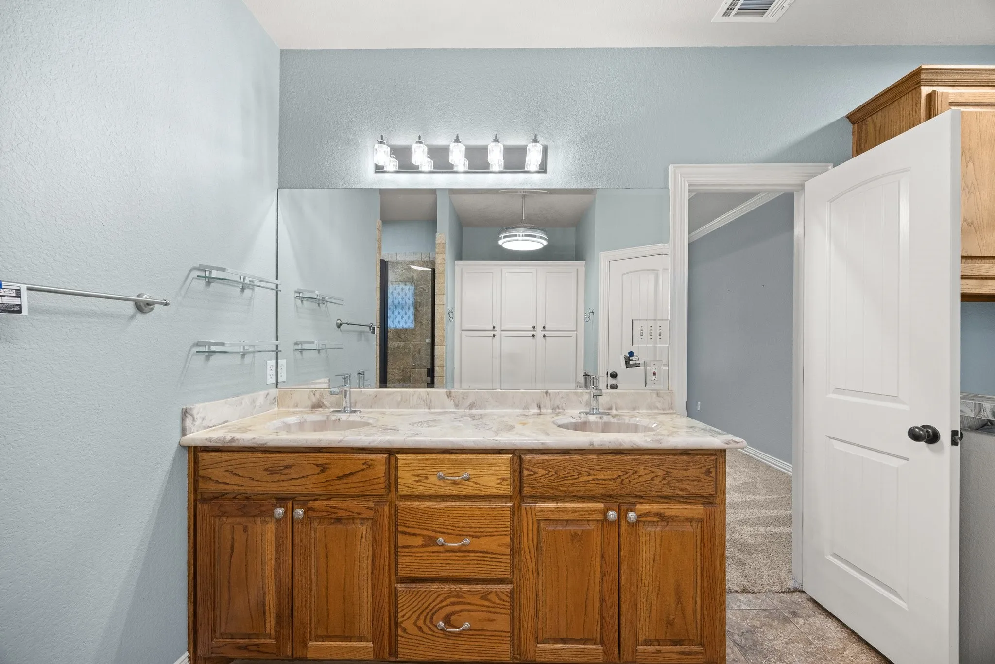 Primary bath
