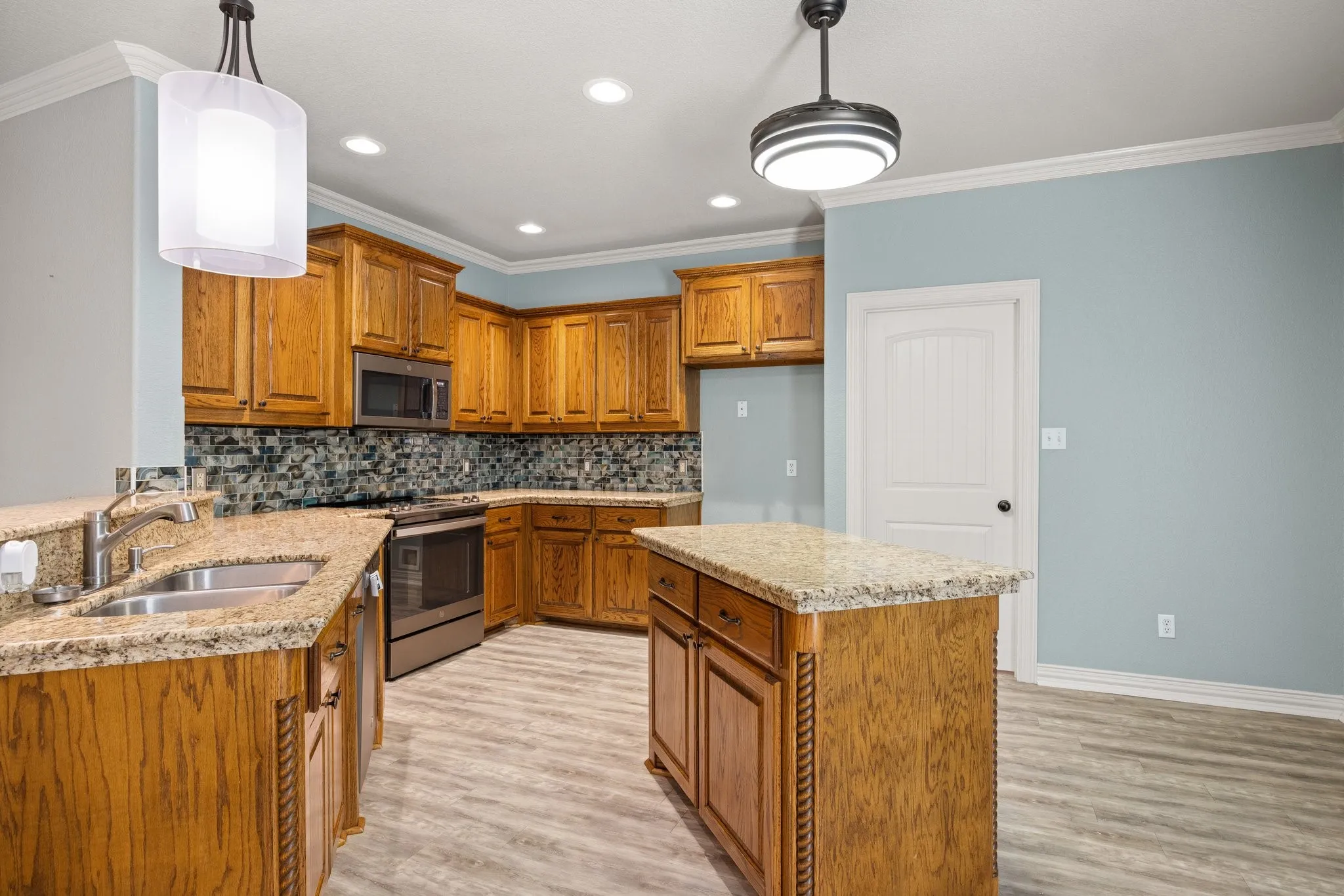 Single Family Residence For Sale in Parker County , 304 Jade Lane, Weatherford, Texas 76086, 3 Bedroom, 2 Bathroom, 2 Garage spaces, 1,737 Sqft, built in 2007, mls#21400765, Real Estate Agent in Weatherford, Homes For Sale in Parker county, Homes For Sale in Weatherford, Realtor in Weatherford Texas, Real Estate Brokerage Independent Realty Texas, Luminita Cordes Realtor