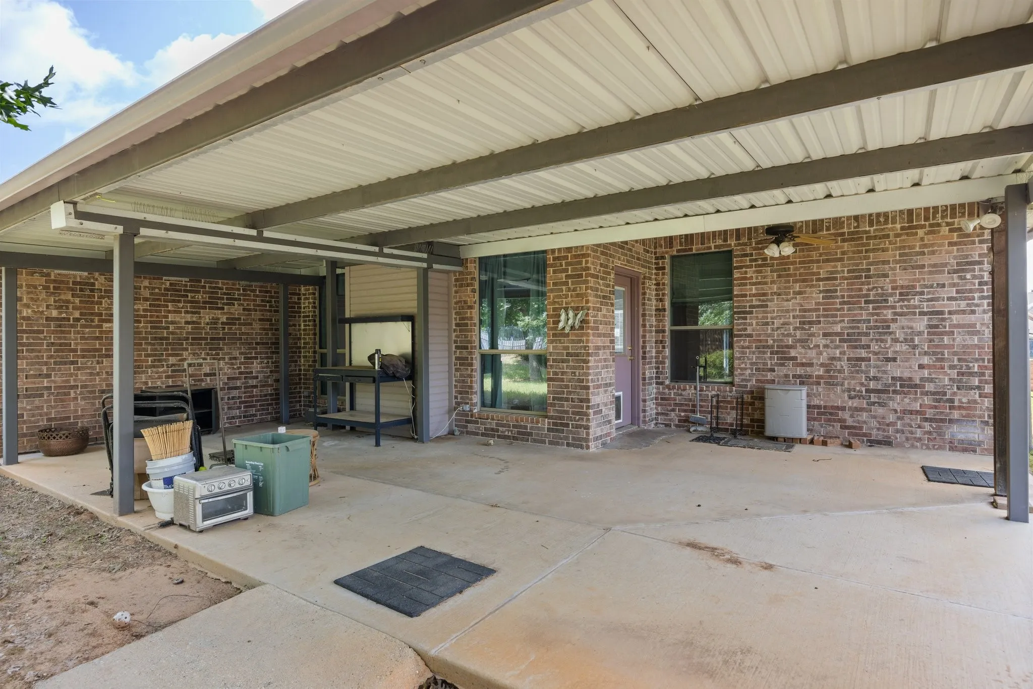 Single Family Residence For Sale in Parker County , 304 Jade Lane, Weatherford, Texas 76086, 3 Bedroom, 2 Bathroom, 2 Garage spaces, 1,737 Sqft, built in 2007, mls#21400765, Real Estate Agent in Weatherford, Homes For Sale in Parker county, Homes For Sale in Weatherford, Realtor in Weatherford Texas, Real Estate Brokerage Independent Realty Texas, Luminita Cordes Realtor