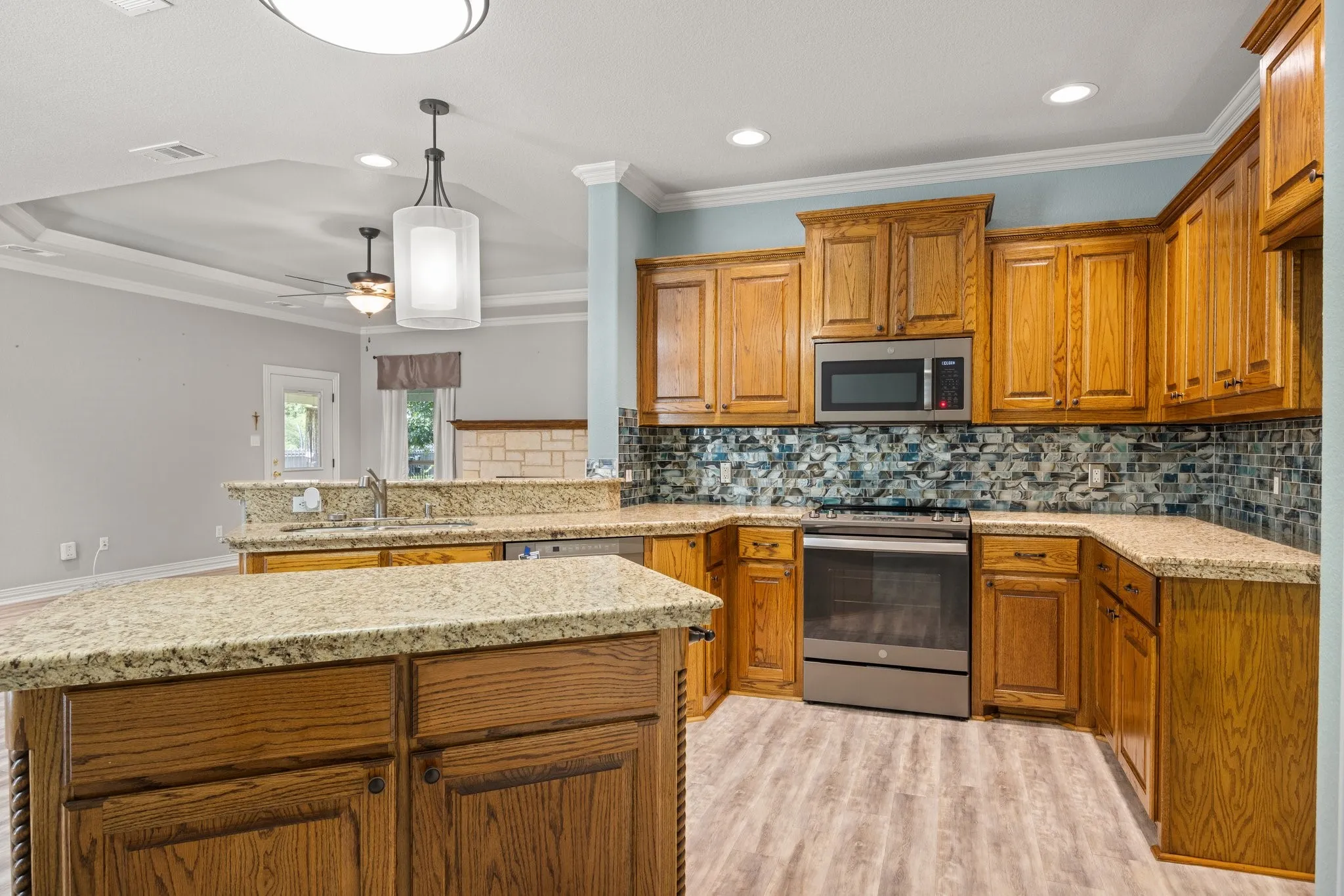 Single Family Residence For Sale in Parker County , 304 Jade Lane, Weatherford, Texas 76086, 3 Bedroom, 2 Bathroom, 2 Garage spaces, 1,737 Sqft, built in 2007, mls#21400765, Real Estate Agent in Weatherford, Homes For Sale in Parker county, Homes For Sale in Weatherford, Realtor in Weatherford Texas, Real Estate Brokerage Independent Realty Texas, Luminita Cordes Realtor