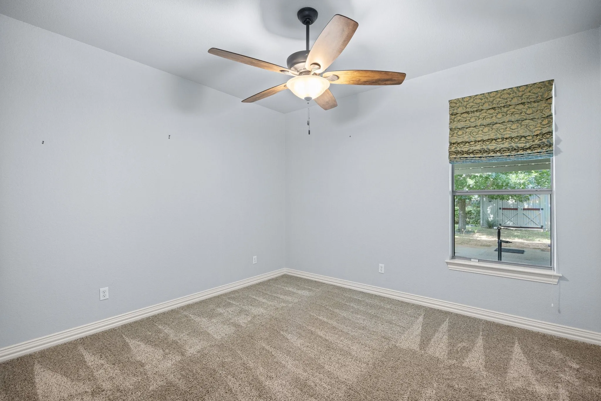 Single Family Residence For Sale in Parker County , 304 Jade Lane, Weatherford, Texas 76086, 3 Bedroom, 2 Bathroom, 2 Garage spaces, 1,737 Sqft, built in 2007, mls#21400765, Real Estate Agent in Weatherford, Homes For Sale in Parker county, Homes For Sale in Weatherford, Realtor in Weatherford Texas, Real Estate Brokerage Independent Realty Texas, Luminita Cordes Realtor