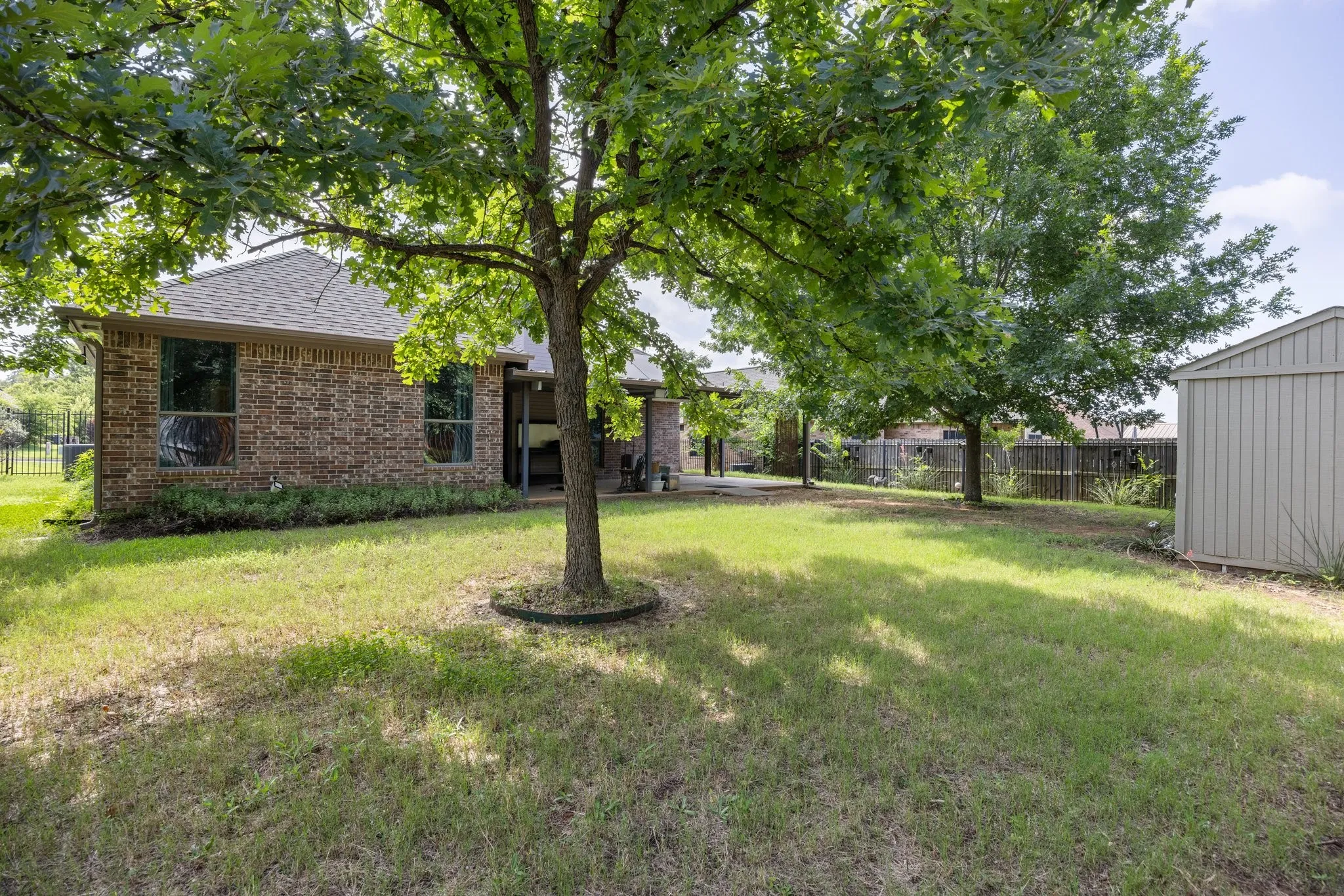 Single Family Residence For Sale in Parker County , 304 Jade Lane, Weatherford, Texas 76086, 3 Bedroom, 2 Bathroom, 2 Garage spaces, 1,737 Sqft, built in 2007, mls#21400765, Real Estate Agent in Weatherford, Homes For Sale in Parker county, Homes For Sale in Weatherford, Realtor in Weatherford Texas, Real Estate Brokerage Independent Realty Texas, Luminita Cordes Realtor