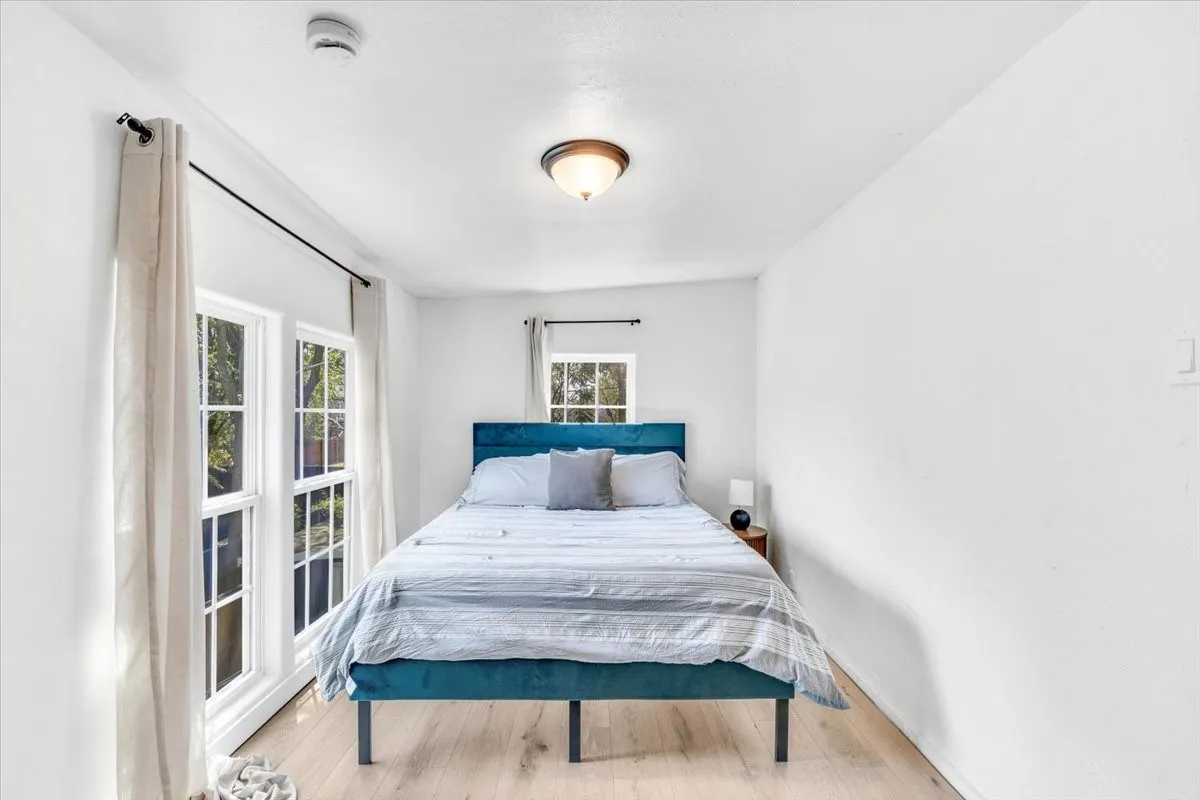Duplex For Sale in Dallas County , 3711 Wendelkin Street, Dallas, Texas 75215, 7 Bedroom, 3 Bathroom, Garage spaces, 0 Sqft, built in 1921, mls#21396253, Real Estate Agent in Dallas, Homes For Sale in Dallas county, Homes For Sale in Dallas, Realtor in Dallas Texas, Real Estate Brokerage Independent Realty Texas, Luminita Cordes Realtor