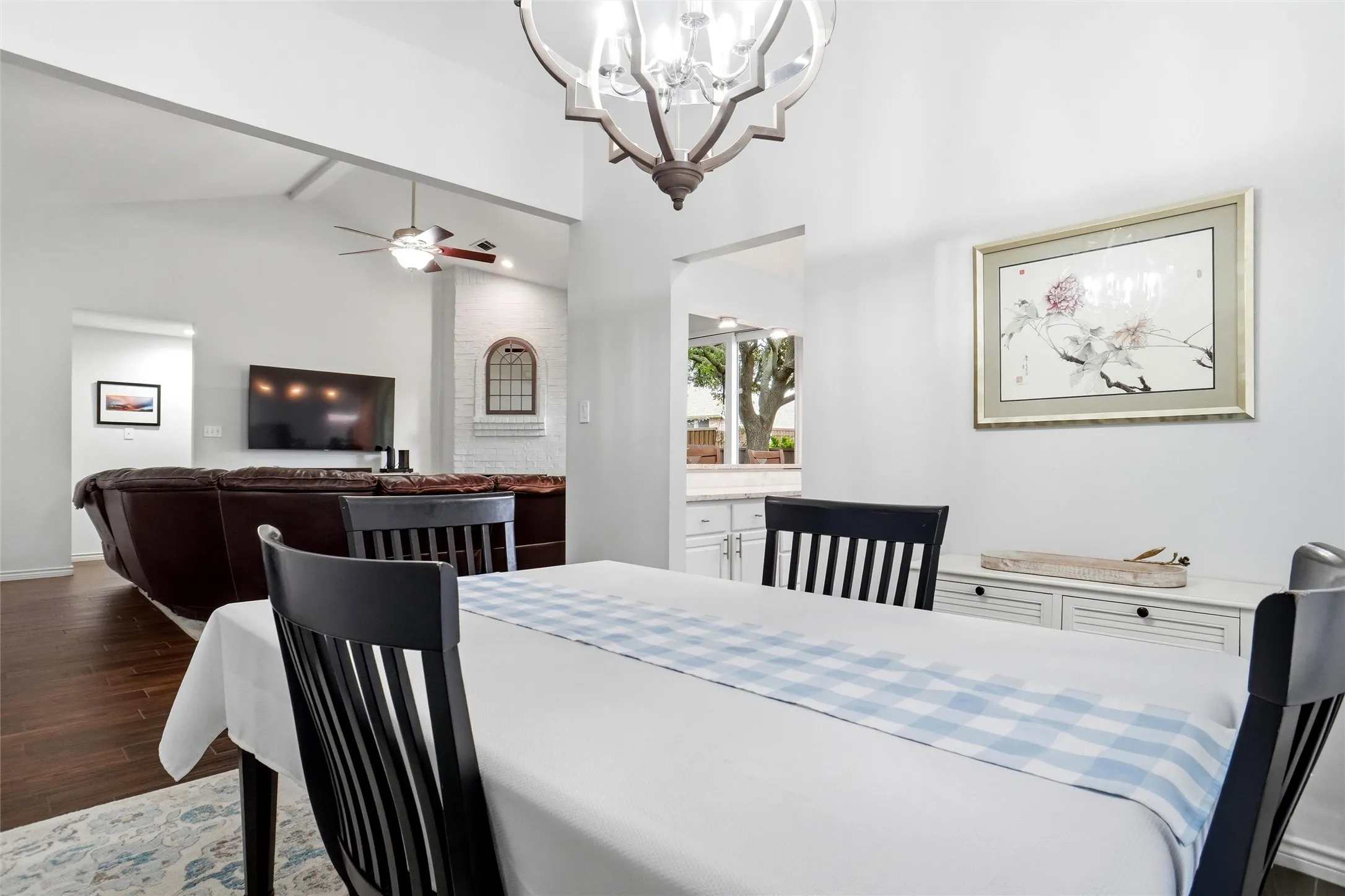 Single Family Residence For Sale in Denton County , 16 Durango Drive, Trophy Club, Texas 76262, 3 Bedroom, 2 Bathroom, 2 Garage spaces, 1,802 Sqft, built in 1993, mls#21396465, Real Estate Agent in Trophy Club, Homes For Sale in Denton county, Homes For Sale in Trophy Club, Realtor in Trophy Club Texas, Real Estate Brokerage Independent Realty Texas, Luminita Cordes Realtor