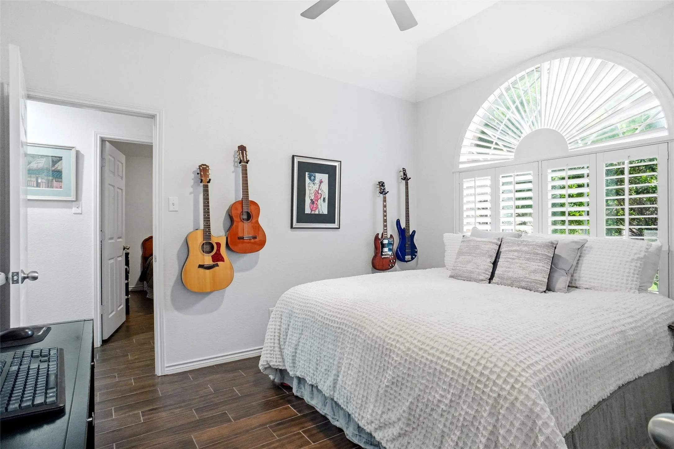 Single Family Residence For Sale in Denton County , 16 Durango Drive, Trophy Club, Texas 76262, 3 Bedroom, 2 Bathroom, 2 Garage spaces, 1,802 Sqft, built in 1993, mls#21396465, Real Estate Agent in Trophy Club, Homes For Sale in Denton county, Homes For Sale in Trophy Club, Realtor in Trophy Club Texas, Real Estate Brokerage Independent Realty Texas, Luminita Cordes Realtor