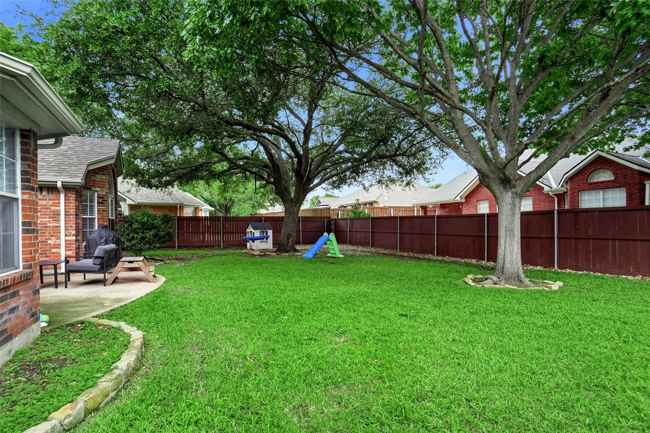Single Family Residence For Sale in Denton County , 16 Durango Drive, Trophy Club, Texas 76262, 3 Bedroom, 2 Bathroom, 2 Garage spaces, 1,802 Sqft, built in 1993, mls#21396465, Real Estate Agent in Trophy Club, Homes For Sale in Denton county, Homes For Sale in Trophy Club, Realtor in Trophy Club Texas, Real Estate Brokerage Independent Realty Texas, Luminita Cordes Realtor