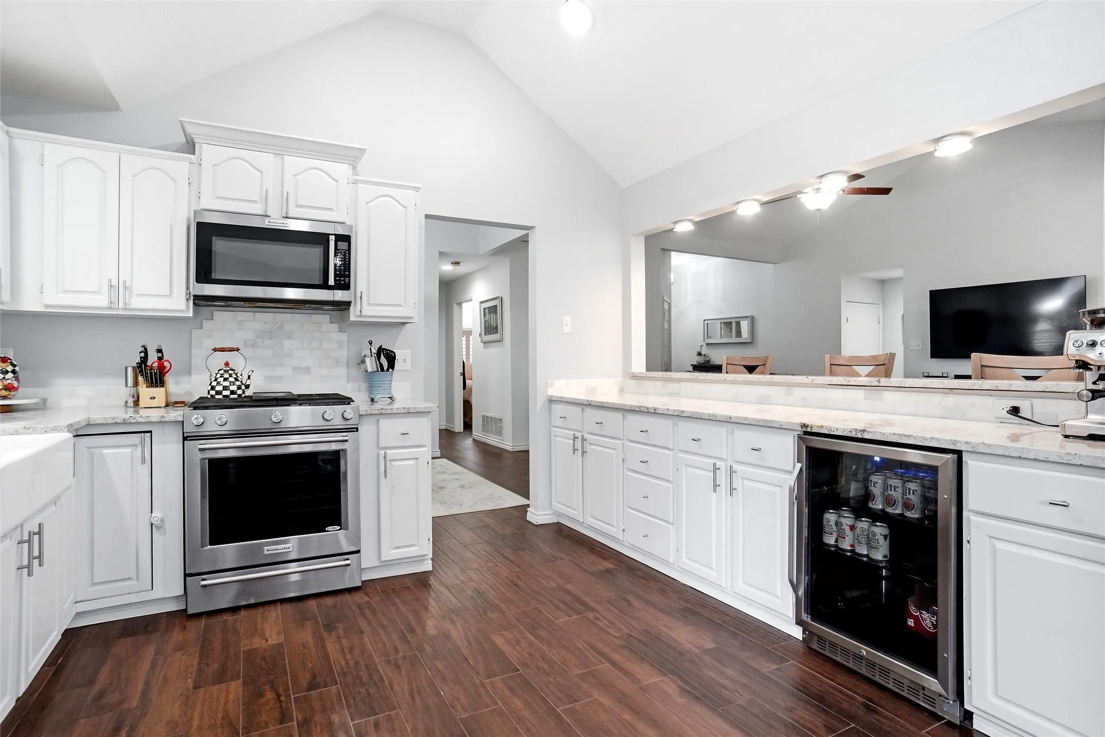 Single Family Residence For Sale in Denton County , 16 Durango Drive, Trophy Club, Texas 76262, 3 Bedroom, 2 Bathroom, 2 Garage spaces, 1,802 Sqft, built in 1993, mls#21396465, Real Estate Agent in Trophy Club, Homes For Sale in Denton county, Homes For Sale in Trophy Club, Realtor in Trophy Club Texas, Real Estate Brokerage Independent Realty Texas, Luminita Cordes Realtor