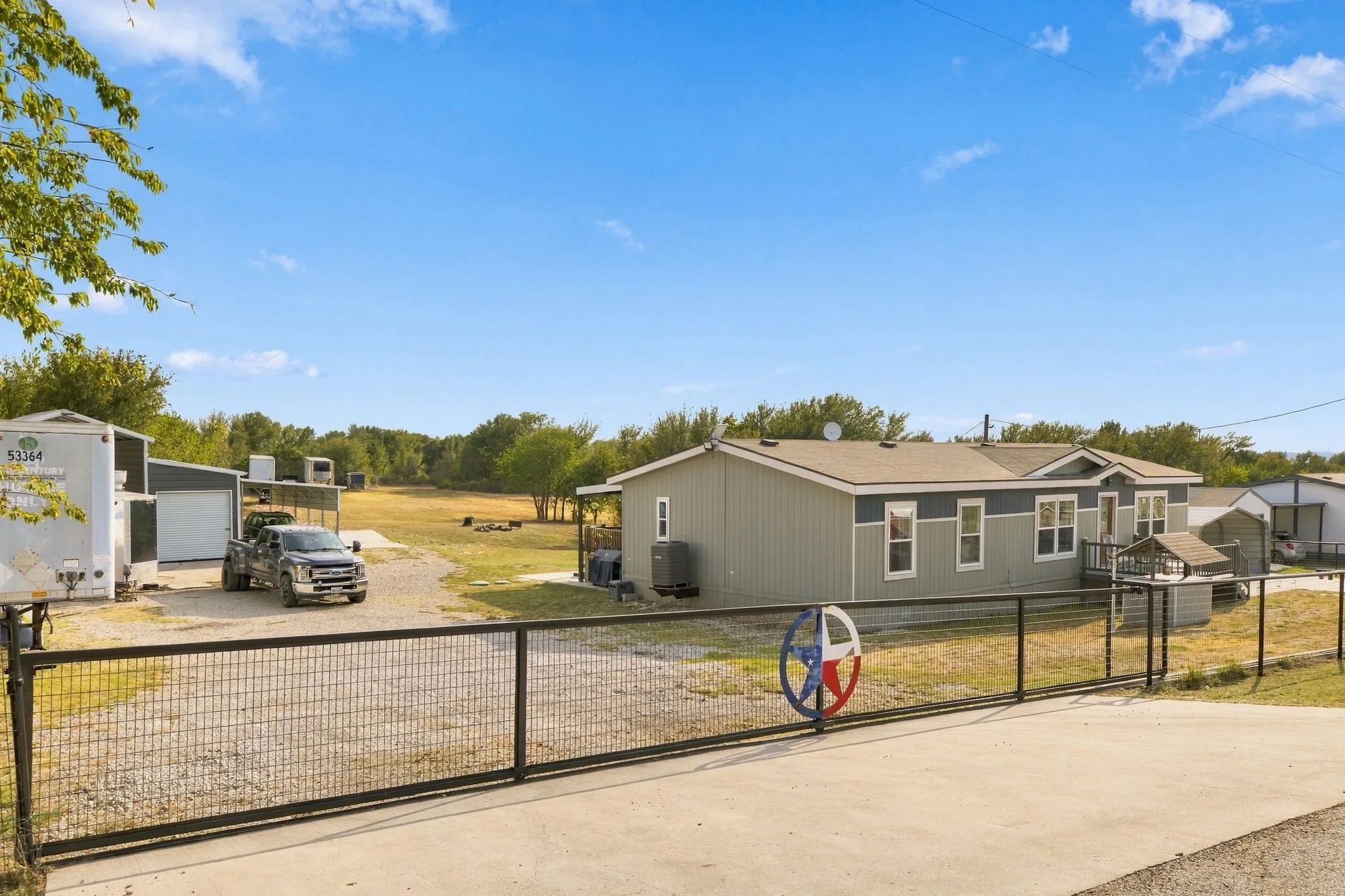 Manufactured Home For Sale in Parker County , 167 Denton Heights Lane, Weatherford, Texas 76085, 3 Bedroom, 2 Bathroom, 2 Garage spaces, 1,512 Sqft, built in 2018, mls#21400337, Real Estate Agent in Weatherford, Homes For Sale in Parker county, Homes For Sale in Weatherford, Realtor in Weatherford Texas, Real Estate Brokerage Independent Realty Texas, Luminita Cordes Realtor