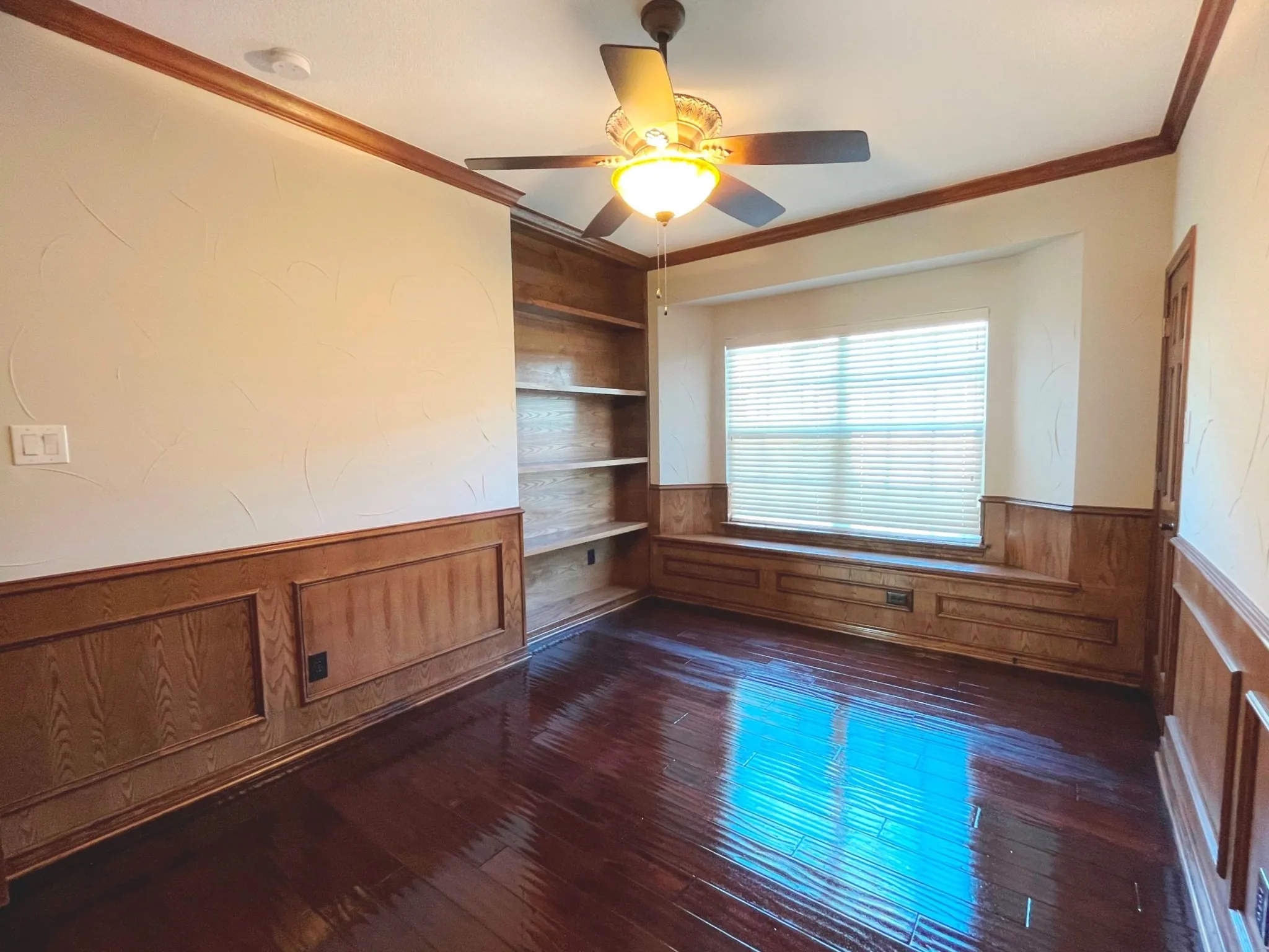 Single Family Residence For Sale in Kaufman County , 808 Wren Court, Forney, Texas 75126, 5 Bedroom, 4 Bathroom, 3 Garage spaces, 4,426 Sqft, built in 2008, mls#21401372, Real Estate Agent in Forney, Homes For Sale in Kaufman county, Homes For Sale in Forney, Realtor in Forney Texas, Real Estate Brokerage Independent Realty Texas, Luminita Cordes Realtor