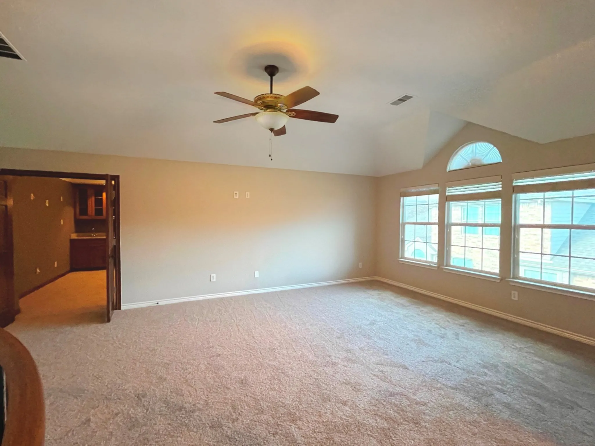 Single Family Residence For Sale in Kaufman County , 808 Wren Court, Forney, Texas 75126, 5 Bedroom, 4 Bathroom, 3 Garage spaces, 4,426 Sqft, built in 2008, mls#21401372, Real Estate Agent in Forney, Homes For Sale in Kaufman county, Homes For Sale in Forney, Realtor in Forney Texas, Real Estate Brokerage Independent Realty Texas, Luminita Cordes Realtor