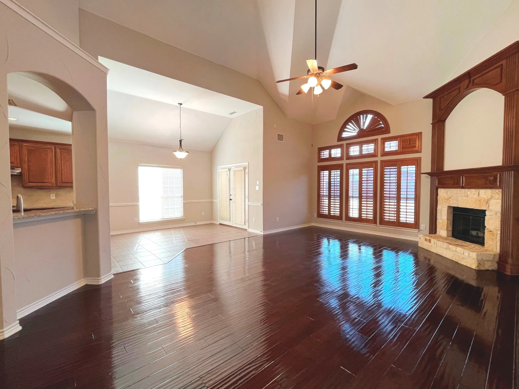 Single Family Residence For Sale in Kaufman County , 808 Wren Court, Forney, Texas 75126, 5 Bedroom, 4 Bathroom, 3 Garage spaces, 4,426 Sqft, built in 2008, mls#21401372, Real Estate Agent in Forney, Homes For Sale in Kaufman county, Homes For Sale in Forney, Realtor in Forney Texas, Real Estate Brokerage Independent Realty Texas, Luminita Cordes Realtor