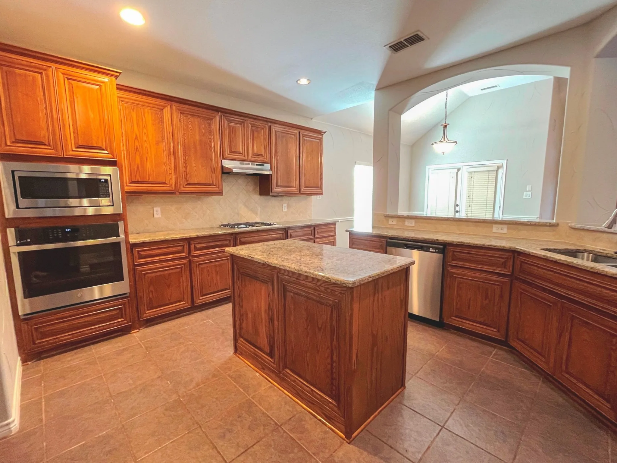 Single Family Residence For Sale in Kaufman County , 808 Wren Court, Forney, Texas 75126, 5 Bedroom, 4 Bathroom, 3 Garage spaces, 4,426 Sqft, built in 2008, mls#21401372, Real Estate Agent in Forney, Homes For Sale in Kaufman county, Homes For Sale in Forney, Realtor in Forney Texas, Real Estate Brokerage Independent Realty Texas, Luminita Cordes Realtor