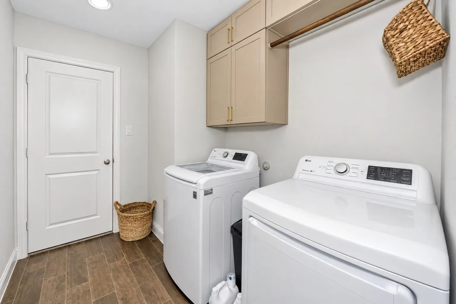 Single Family Residence For Sale in Kaufman County , 1358 Abiquiu Lane, Forney, Texas 75126, 4 Bedroom, 3 Bathroom, 3 Garage spaces, 2,666 Sqft, built in 2020, mls#21401618, Real Estate Agent in Forney, Homes For Sale in Kaufman county, Homes For Sale in Forney, Realtor in Forney Texas, Real Estate Brokerage Independent Realty Texas, Luminita Cordes Realtor