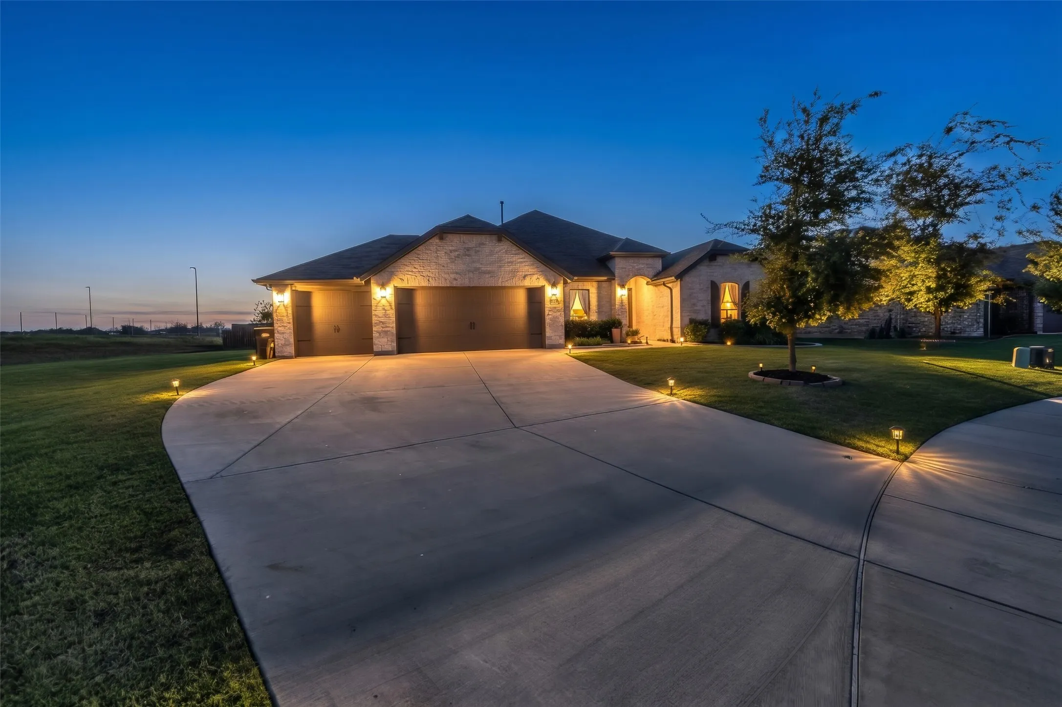 Single Family Residence For Sale in Kaufman County , 1358 Abiquiu Lane, Forney, Texas 75126, 4 Bedroom, 3 Bathroom, 3 Garage spaces, 2,666 Sqft, built in 2020, mls#21401618, Real Estate Agent in Forney, Homes For Sale in Kaufman county, Homes For Sale in Forney, Realtor in Forney Texas, Real Estate Brokerage Independent Realty Texas, Luminita Cordes Realtor
